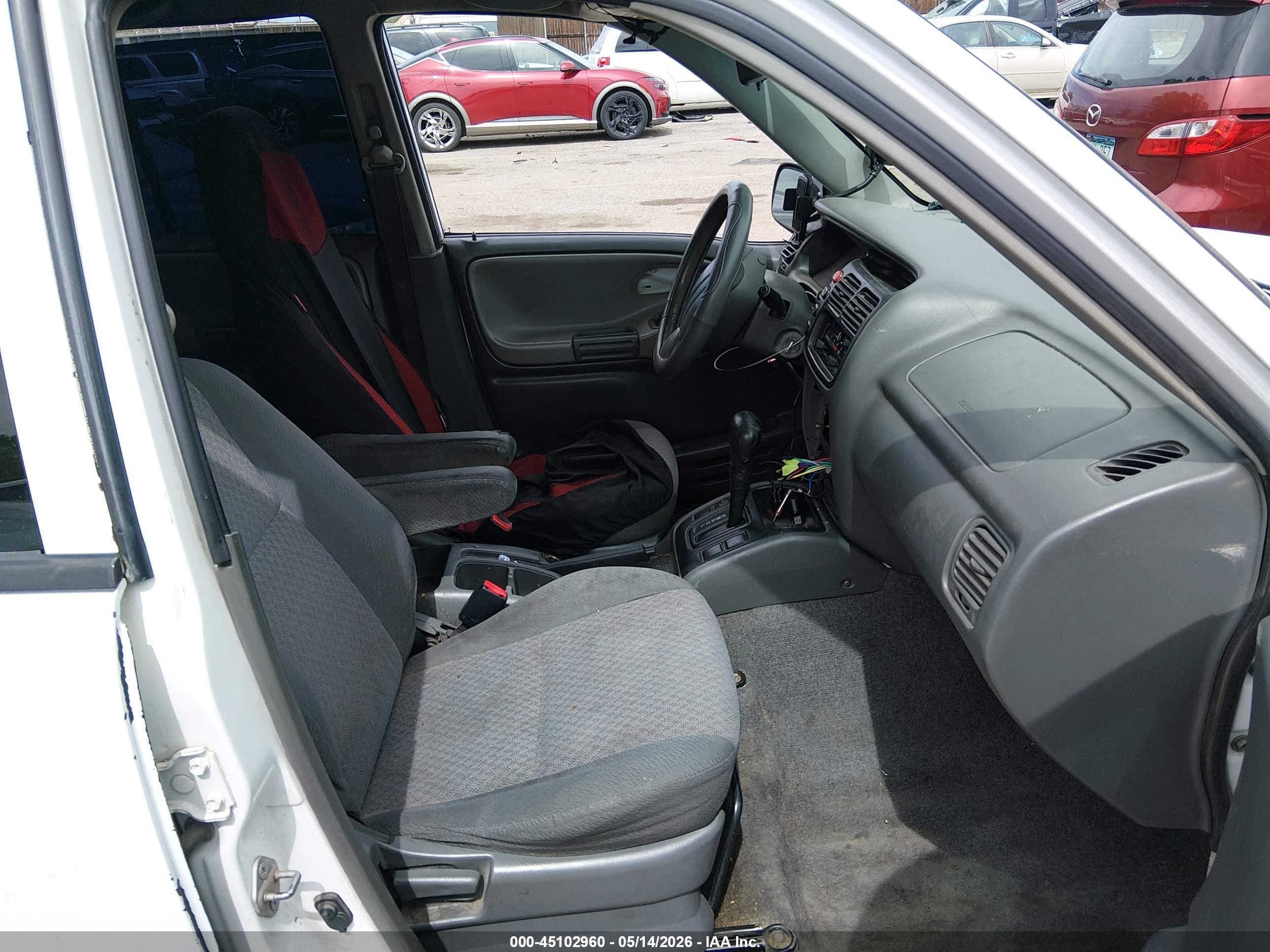 2003 Chevrolet Tracker Hard Top Base White vin: 2CNBE13C336950852
