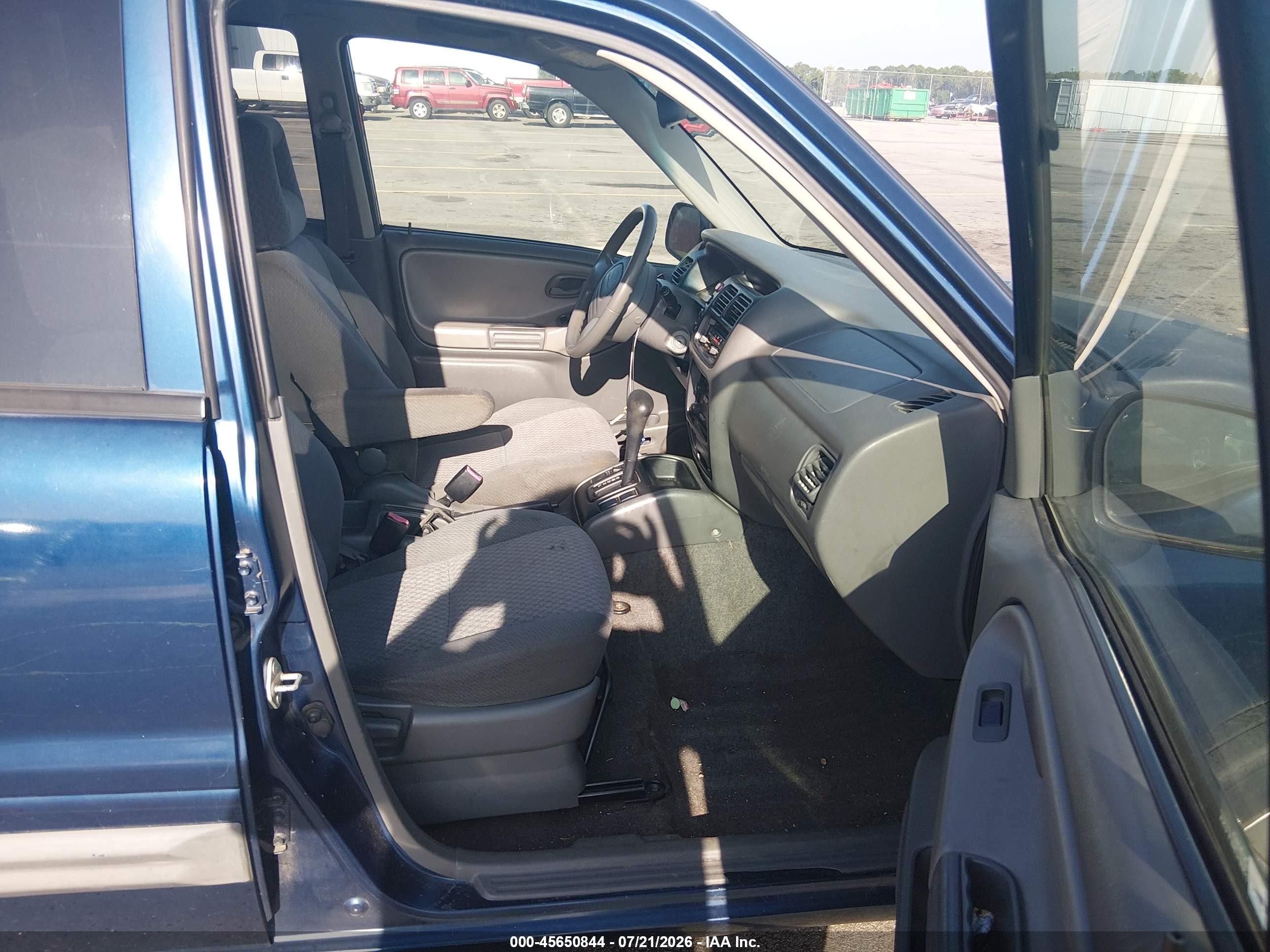 2003 Chevrolet Tracker Hard Top Base Blue vin: 2CNBE13CX36950797