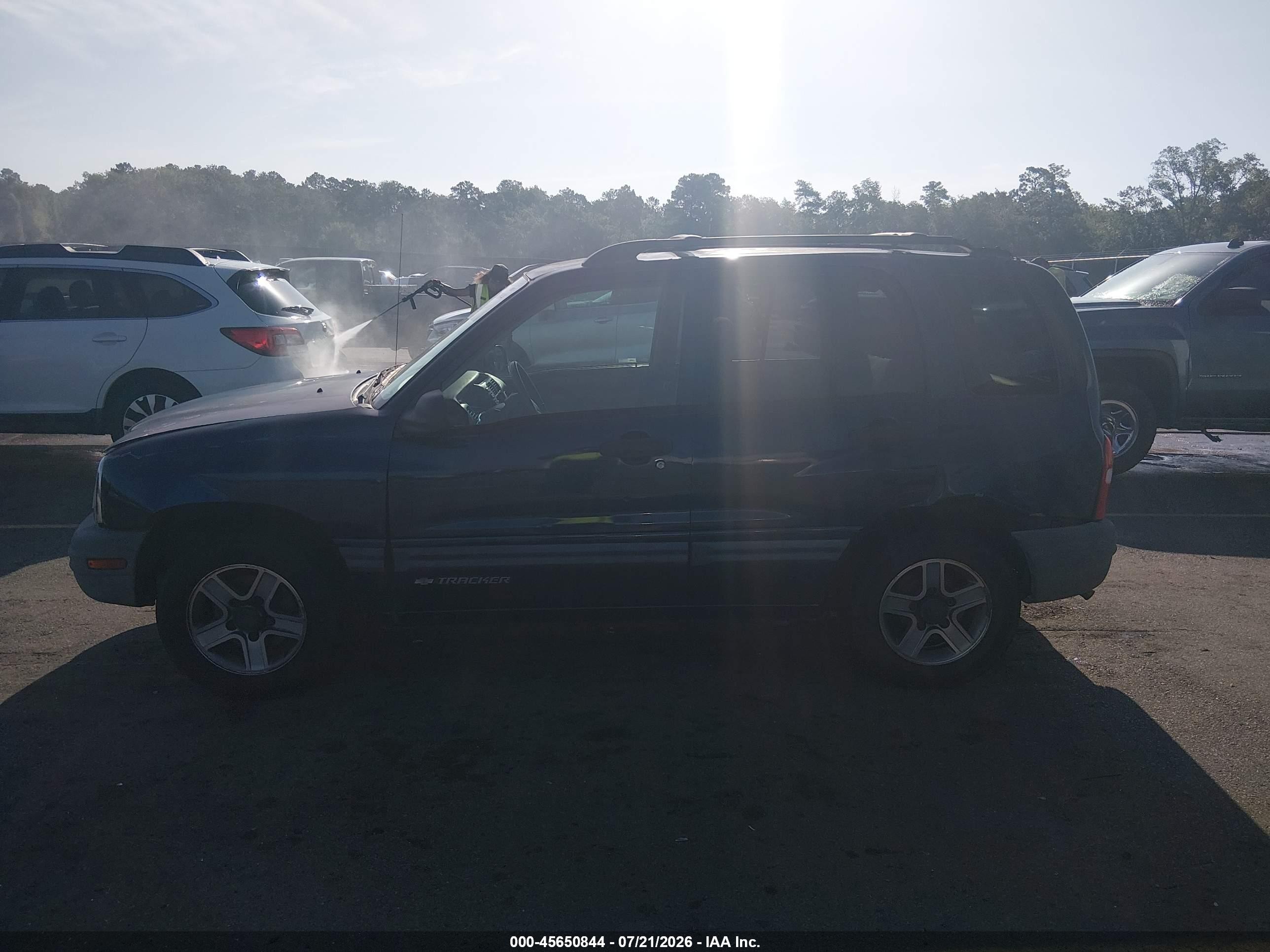 2003 Chevrolet Tracker Hard Top Base Blue vin: 2CNBE13CX36950797