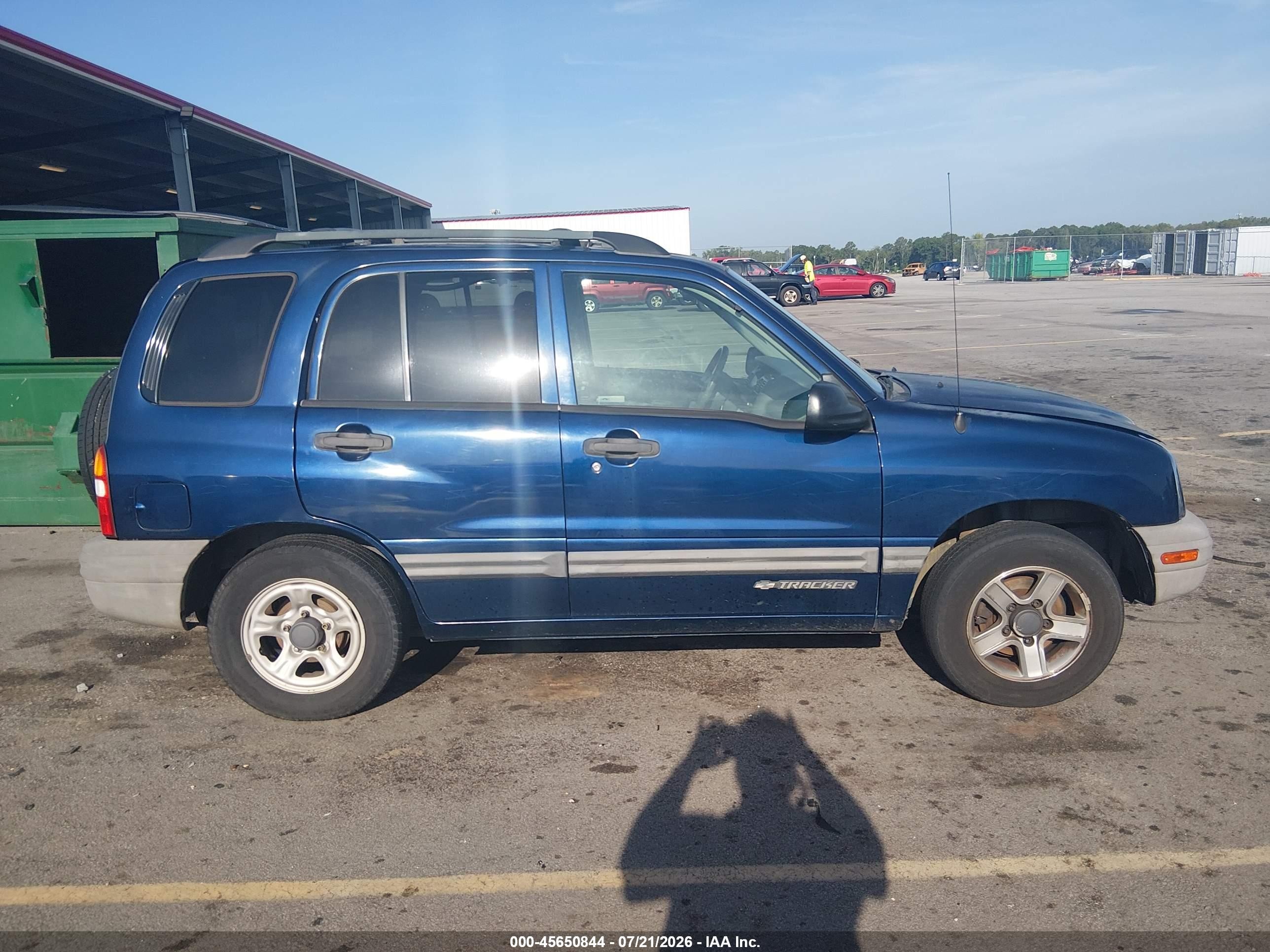 2003 Chevrolet Tracker Hard Top Base Blue vin: 2CNBE13CX36950797
