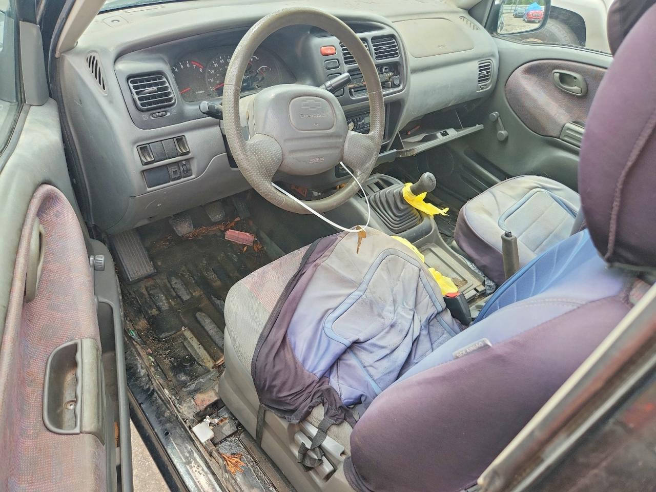 1999 Chevrolet Tracker Black vin: 2CNBE1867X6929902