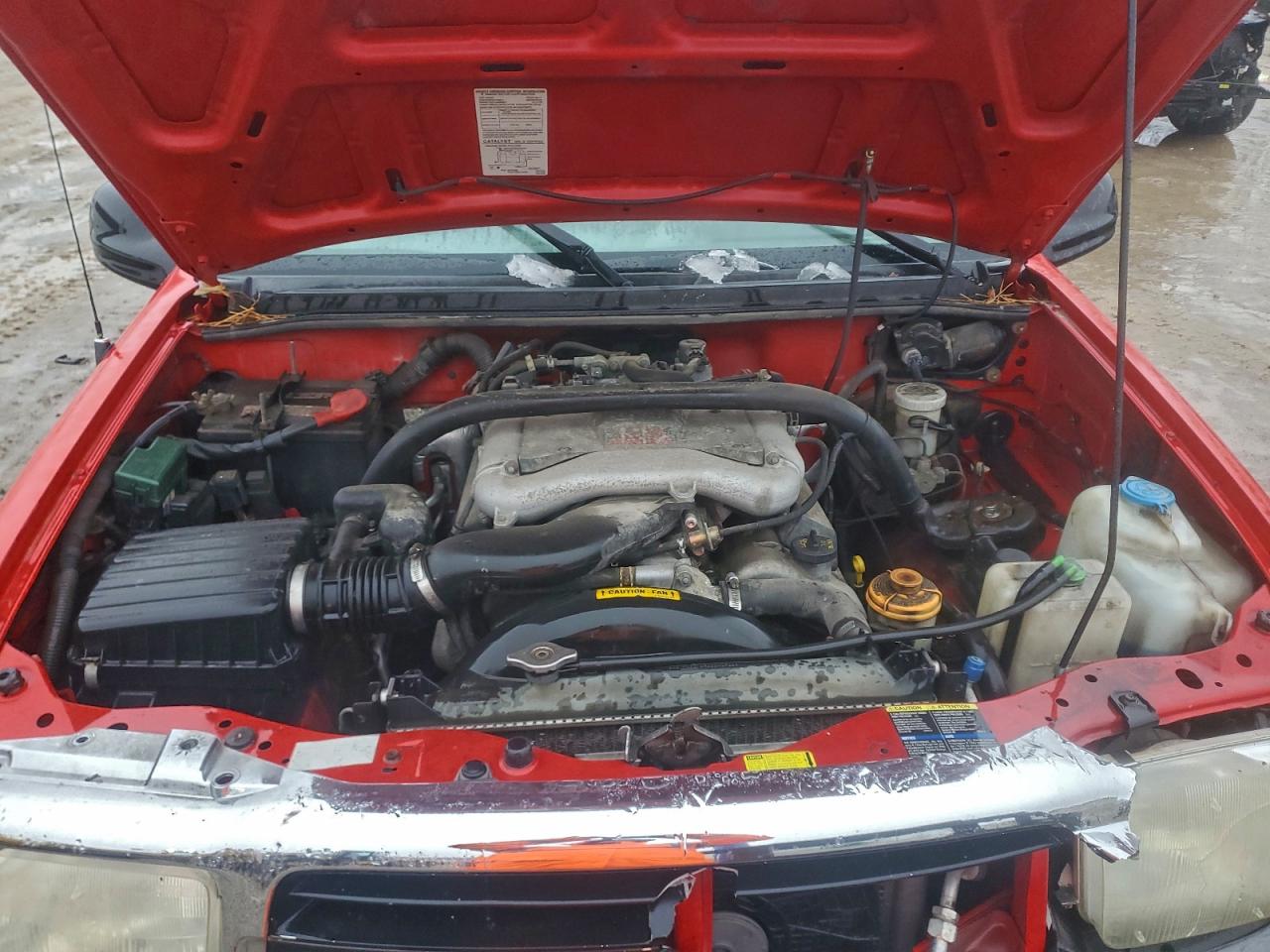 2004 Chevrolet Tracker Красный vin: 2CNBJ134046907334