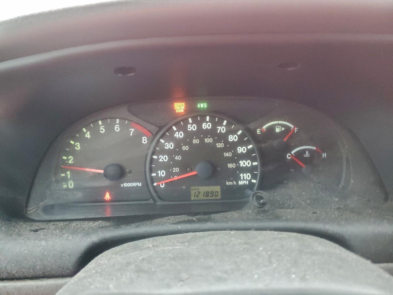 2004 Chevrolet Tracker Красный vin: 2CNBJ134046907334