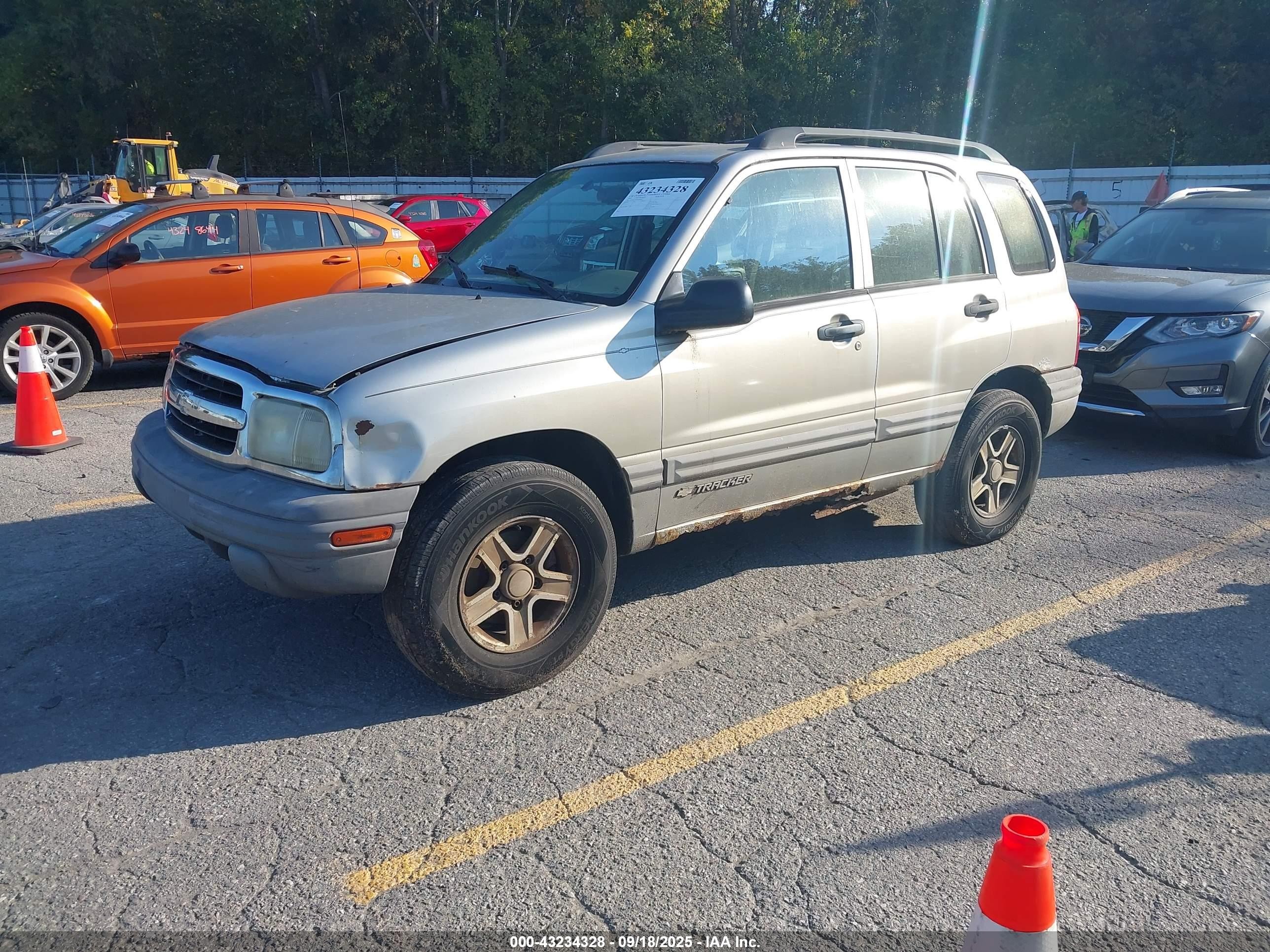 2004 Chevrolet Tracker   Silver vin: 2CNBJ134046918589