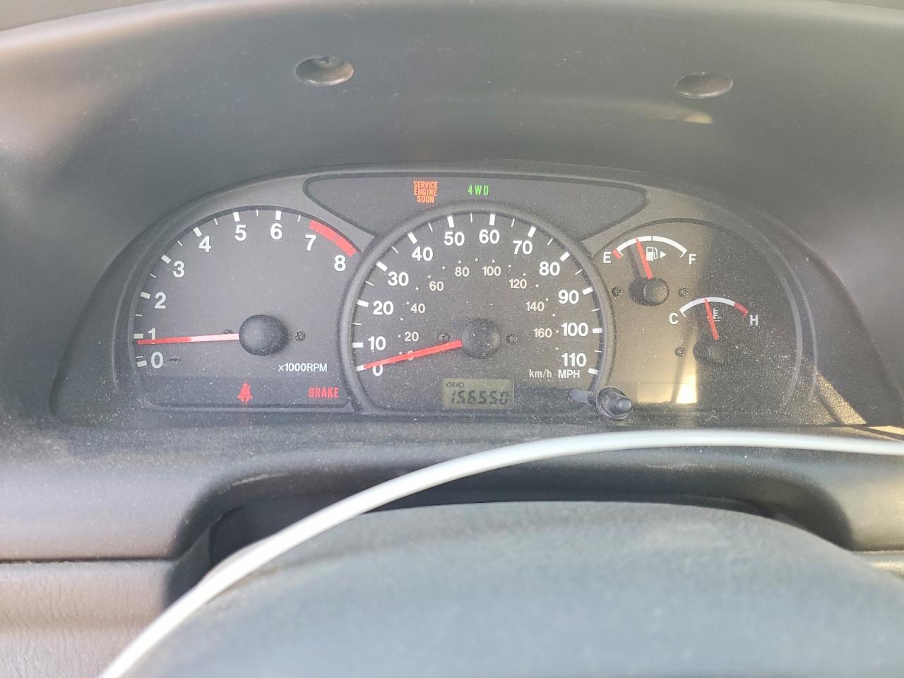 2004 Chevrolet Tracker Серебряный vin: 2CNBJ134346911409