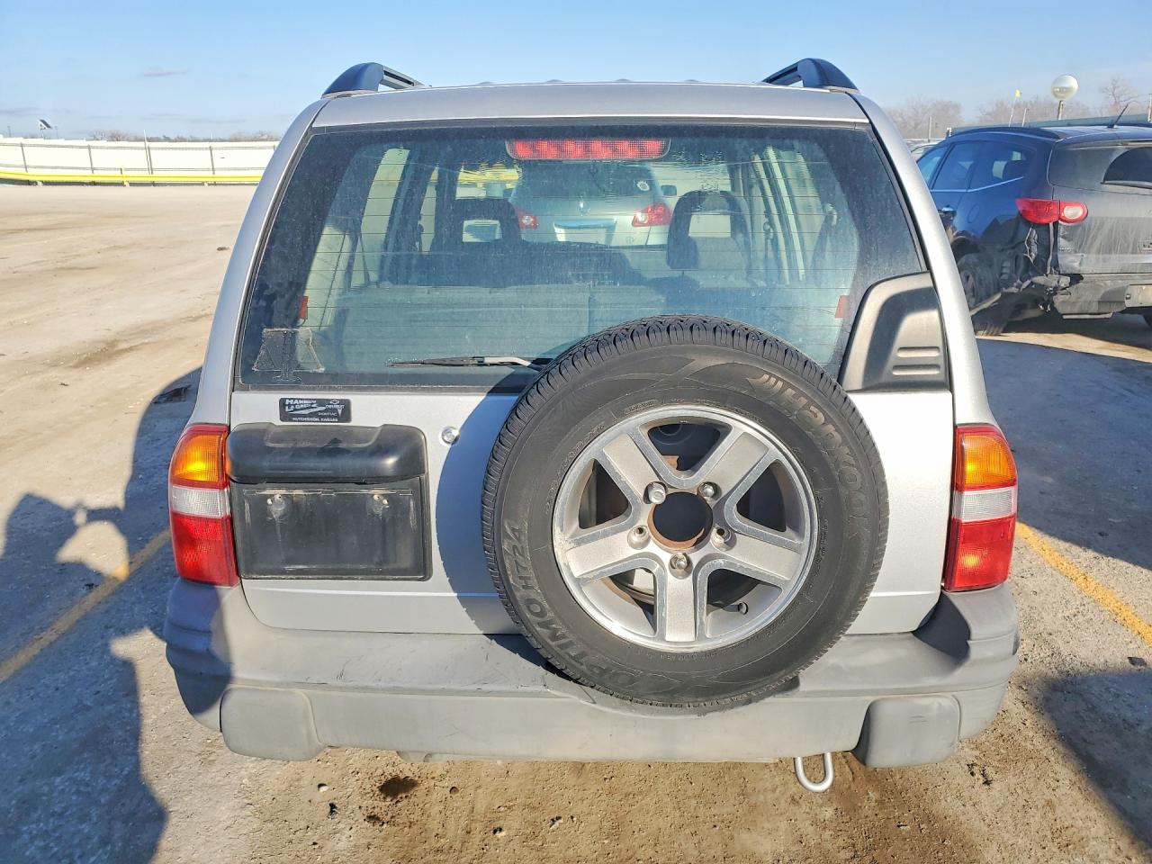 2004 Chevrolet Tracker Серебряный vin: 2CNBJ134346911409