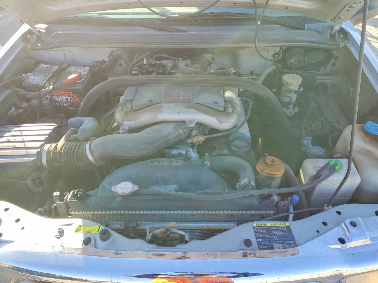 2004 Chevrolet Tracker Серебряный vin: 2CNBJ134346911409