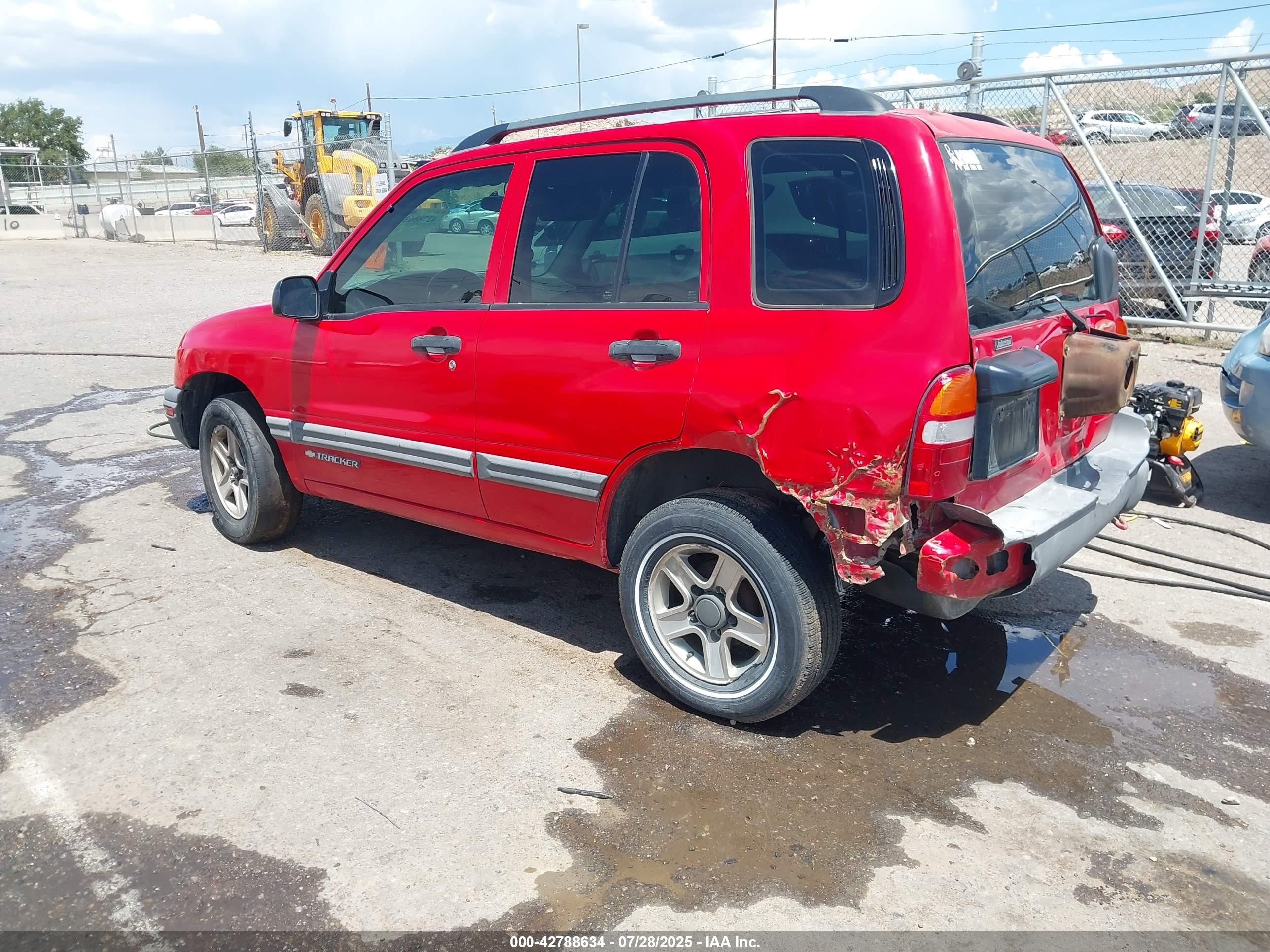 2004 Chevrolet Tracker   Red vin: 2CNBJ134346918005