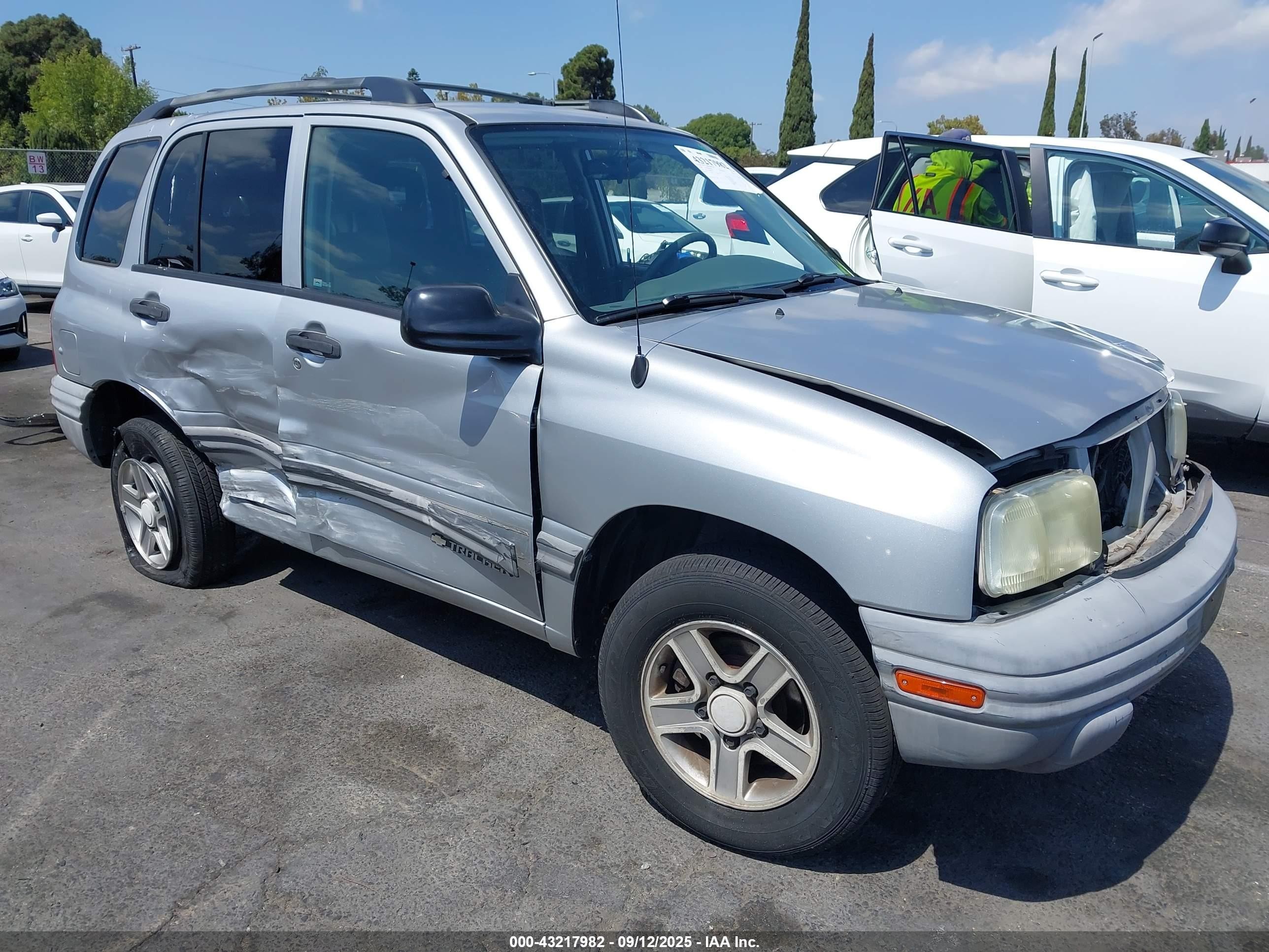 2004 Chevrolet Tracker   Silver vin: 2CNBJ134446905375