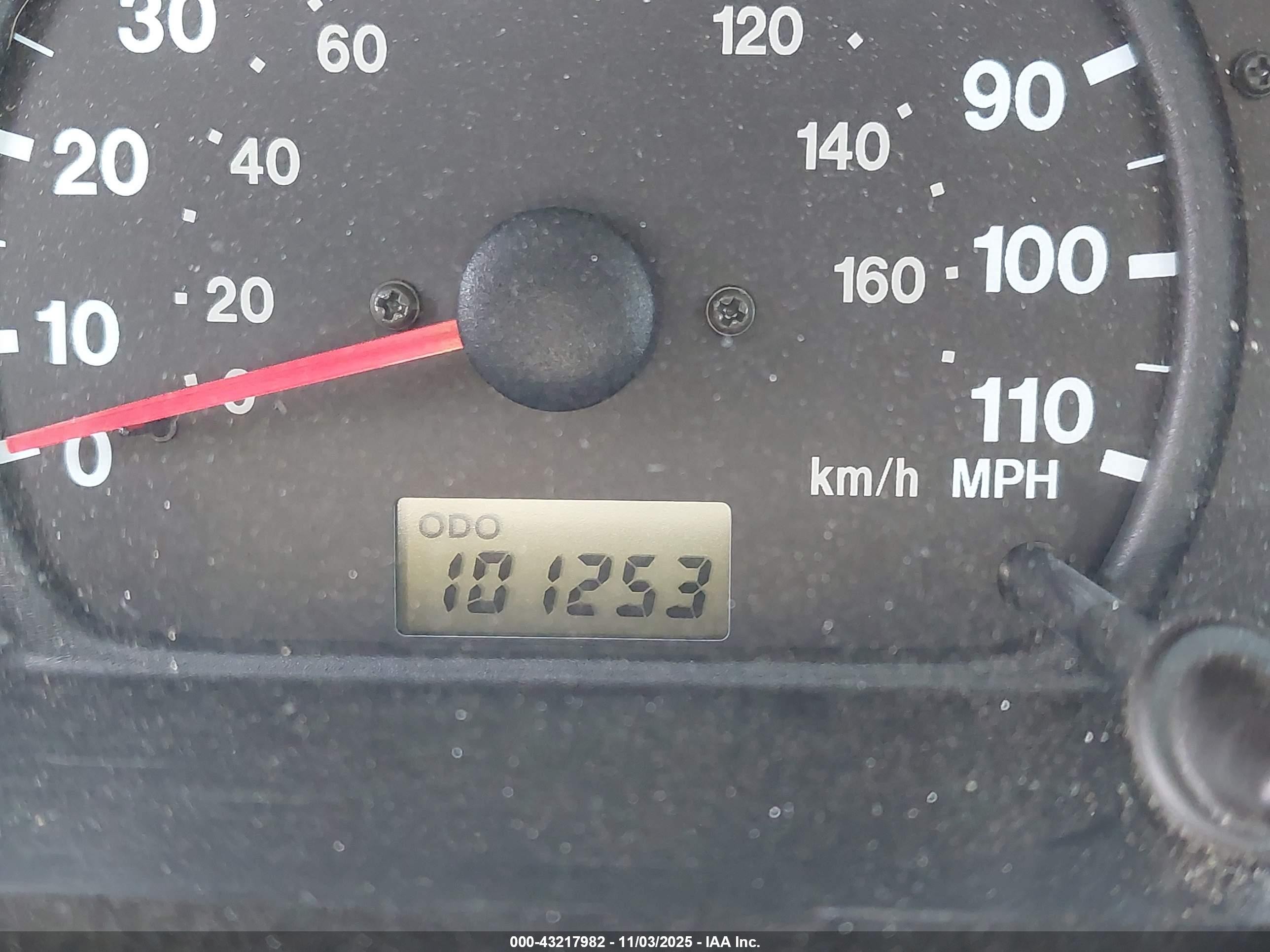 2004 Chevrolet Tracker   Silver vin: 2CNBJ134446905375