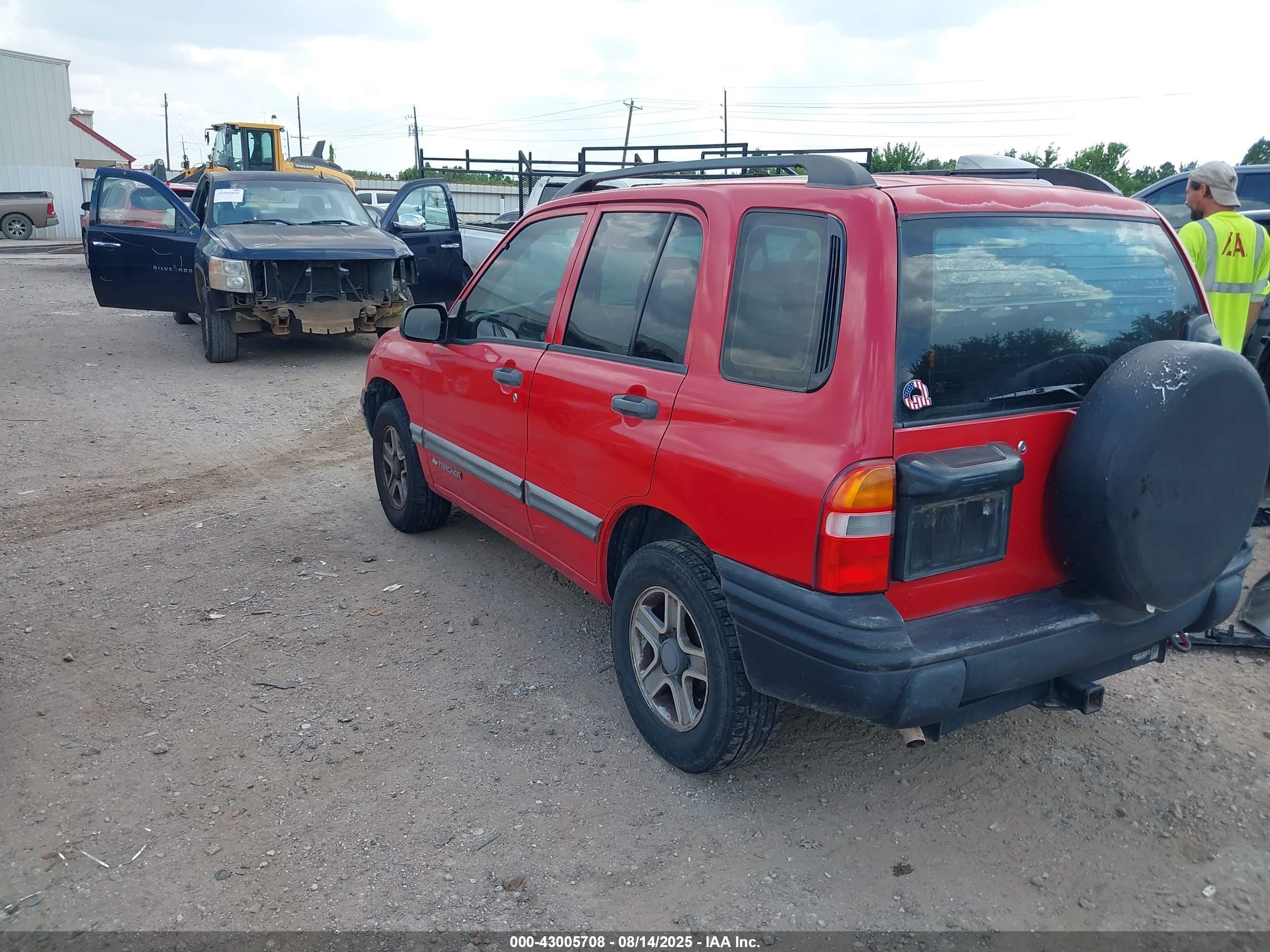 2004 Chevrolet Tracker   Red vin: 2CNBJ134546916076