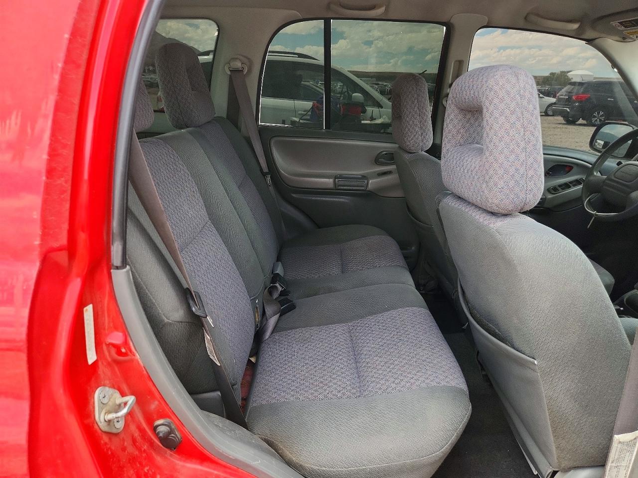 2004 Chevrolet Tracker Red vin: 2CNBJ134646918709