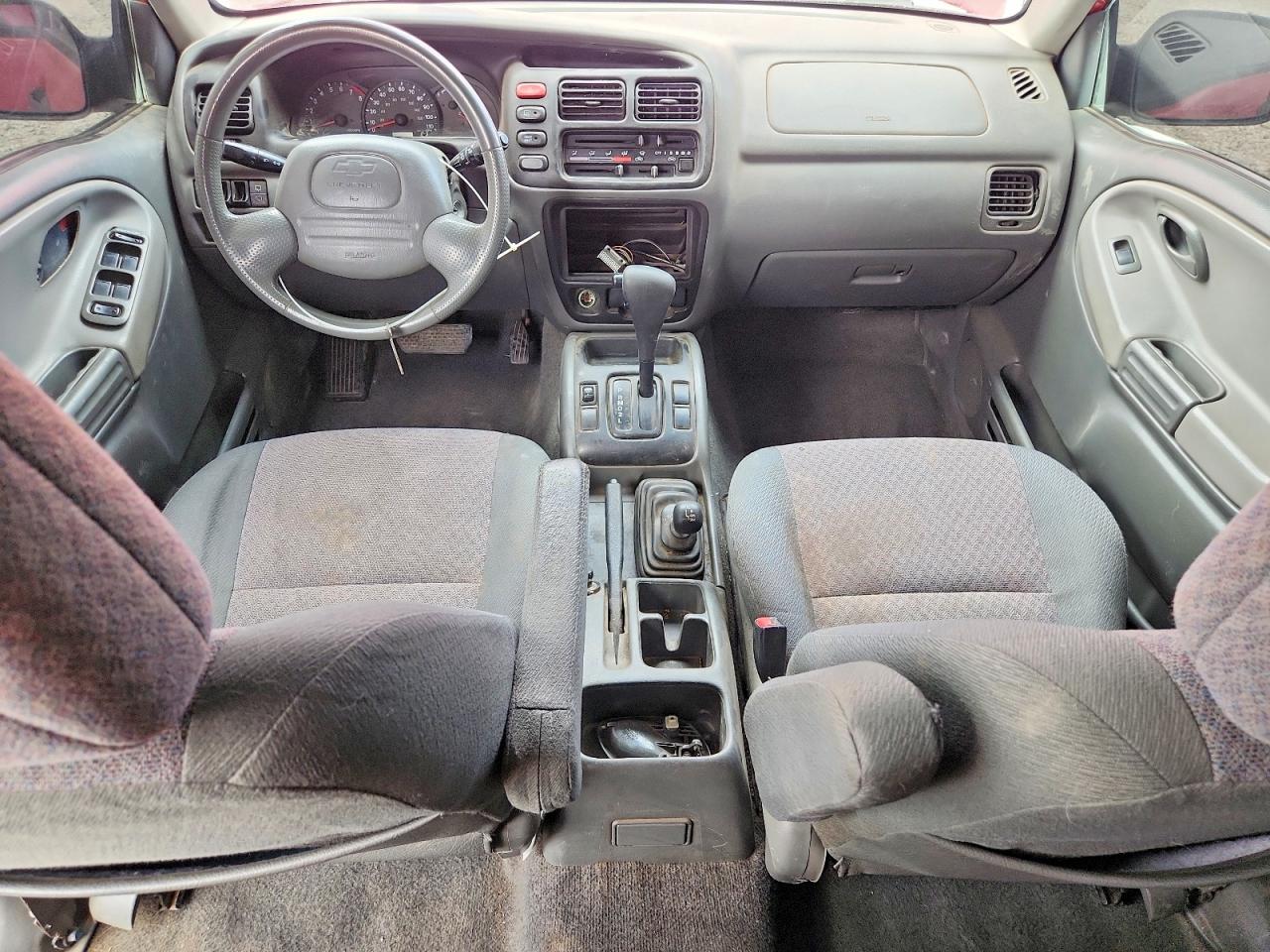 2004 Chevrolet Tracker Red vin: 2CNBJ134646918709