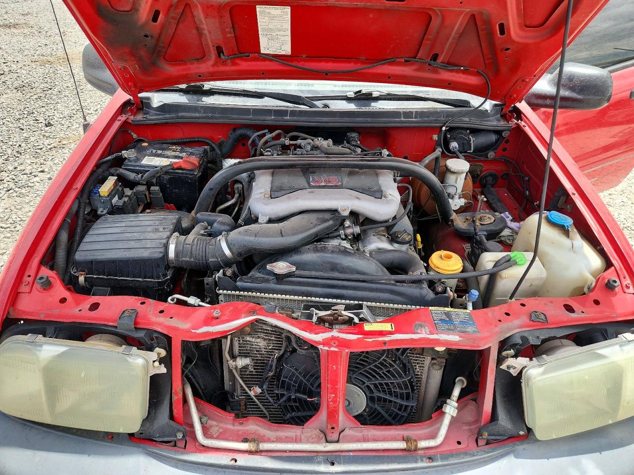 2004 Chevrolet Tracker Red vin: 2CNBJ134646918709