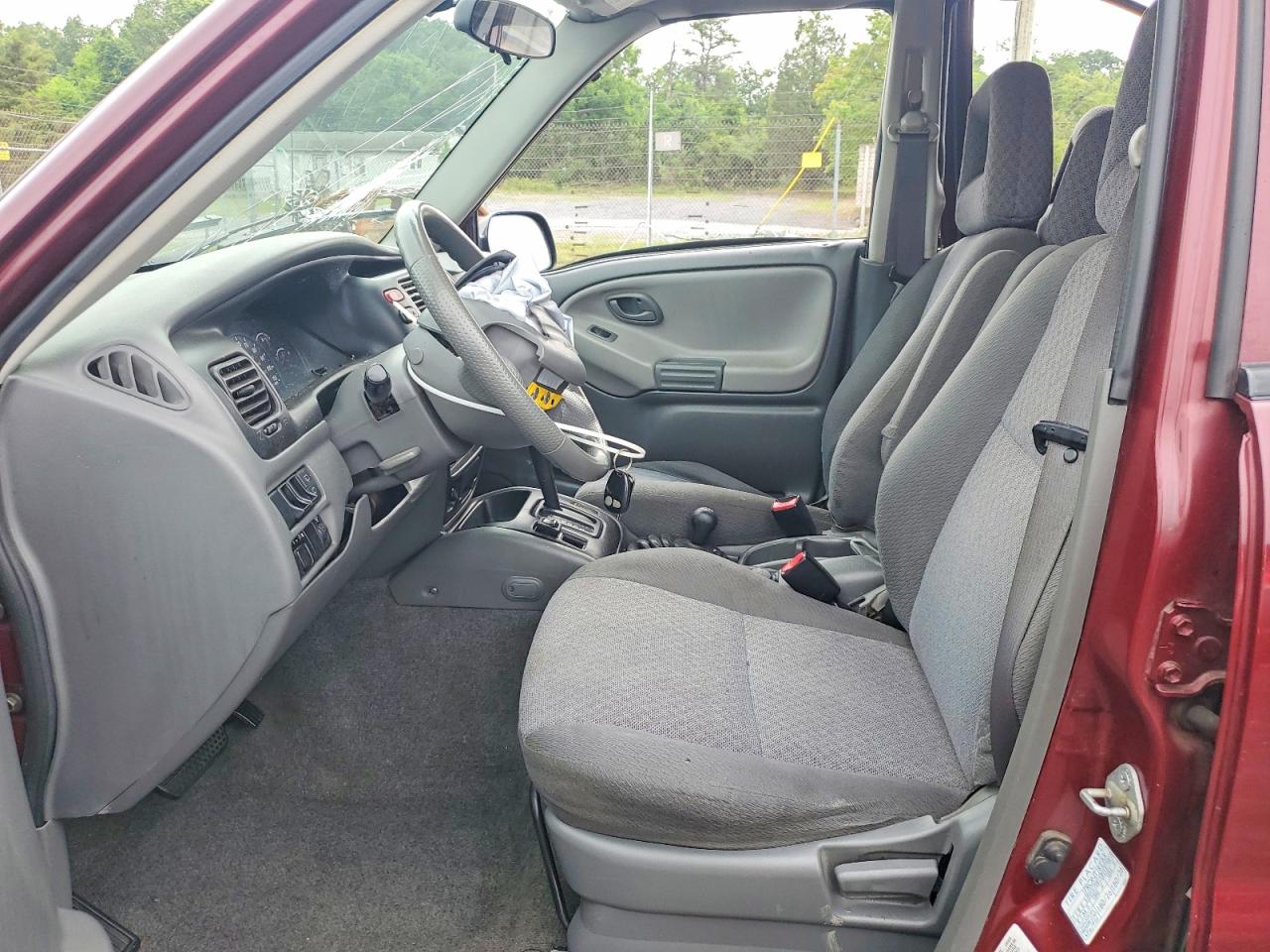 2003 Chevrolet Tracker Red vin: 2CNBJ134736947103