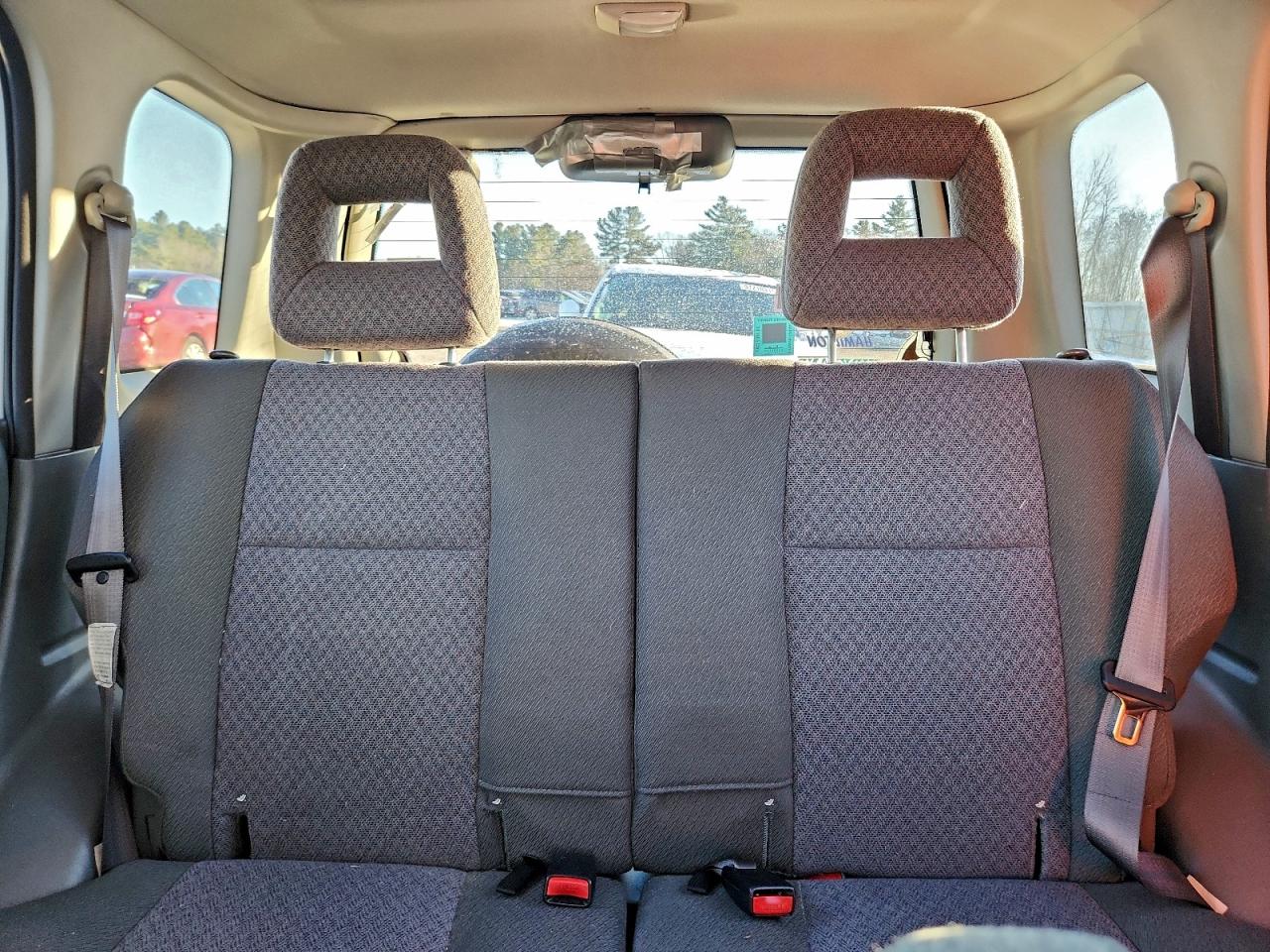 2004 Chevrolet Tracker Silver vin: 2CNBJ134746915561