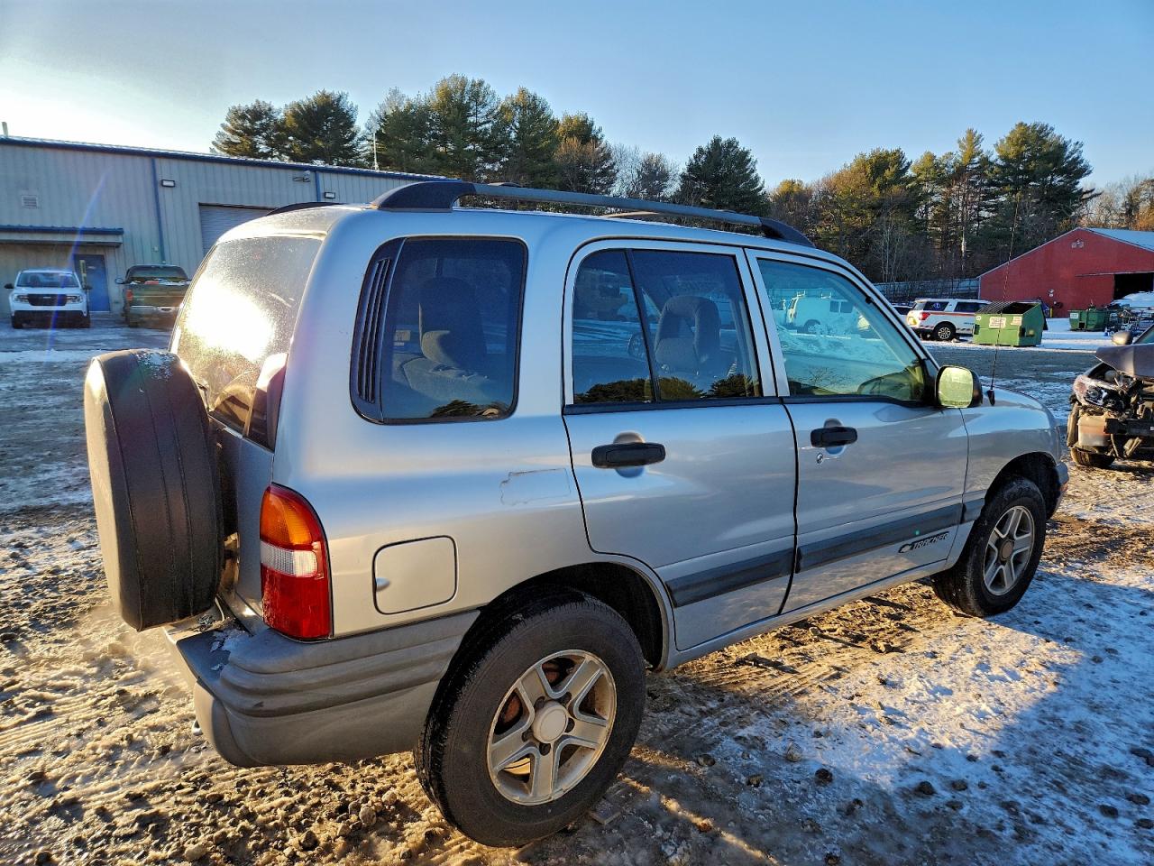 2004 Chevrolet Tracker Silver vin: 2CNBJ134746915561
