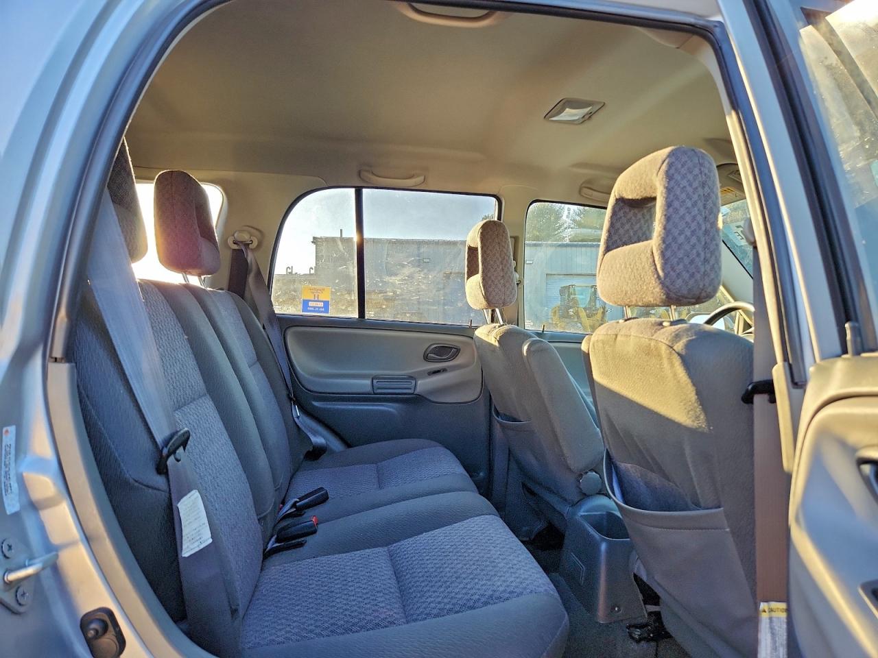 2004 Chevrolet Tracker Silver vin: 2CNBJ134746915561