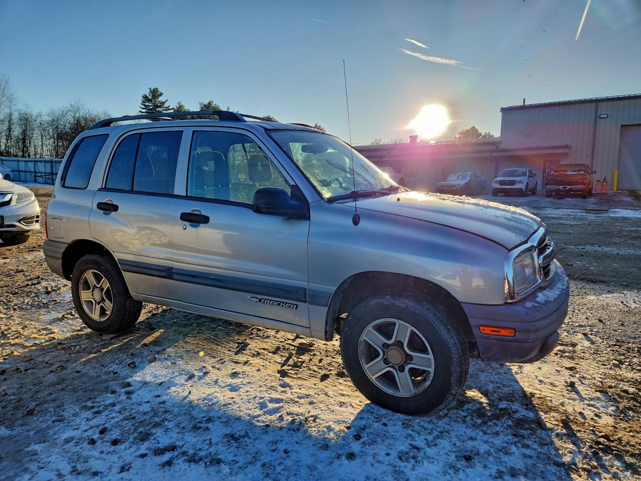 2004 Chevrolet Tracker Silver vin: 2CNBJ134746915561