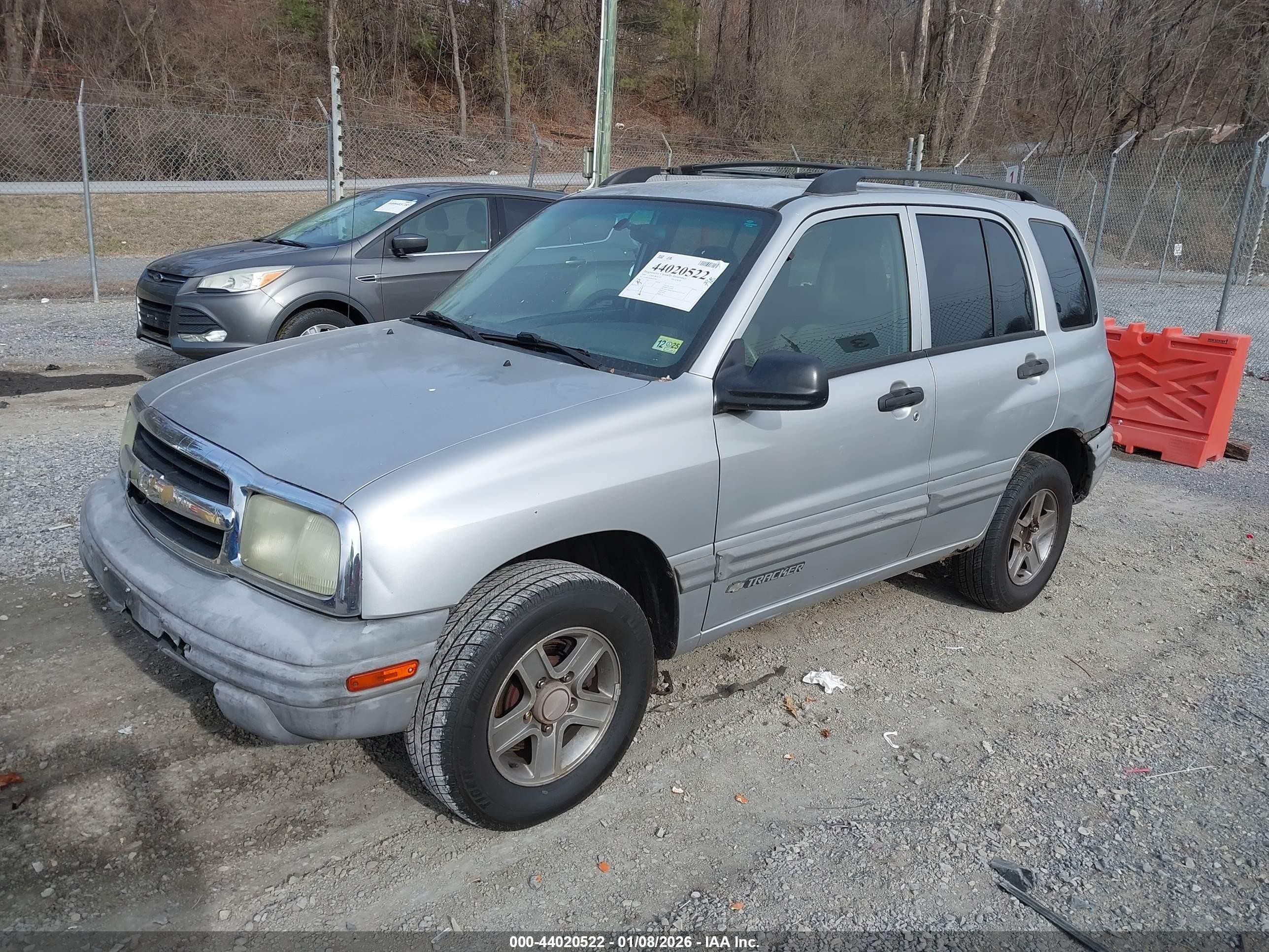 2004 Chevrolet Tracker   Silver vin: 2CNBJ134846902382