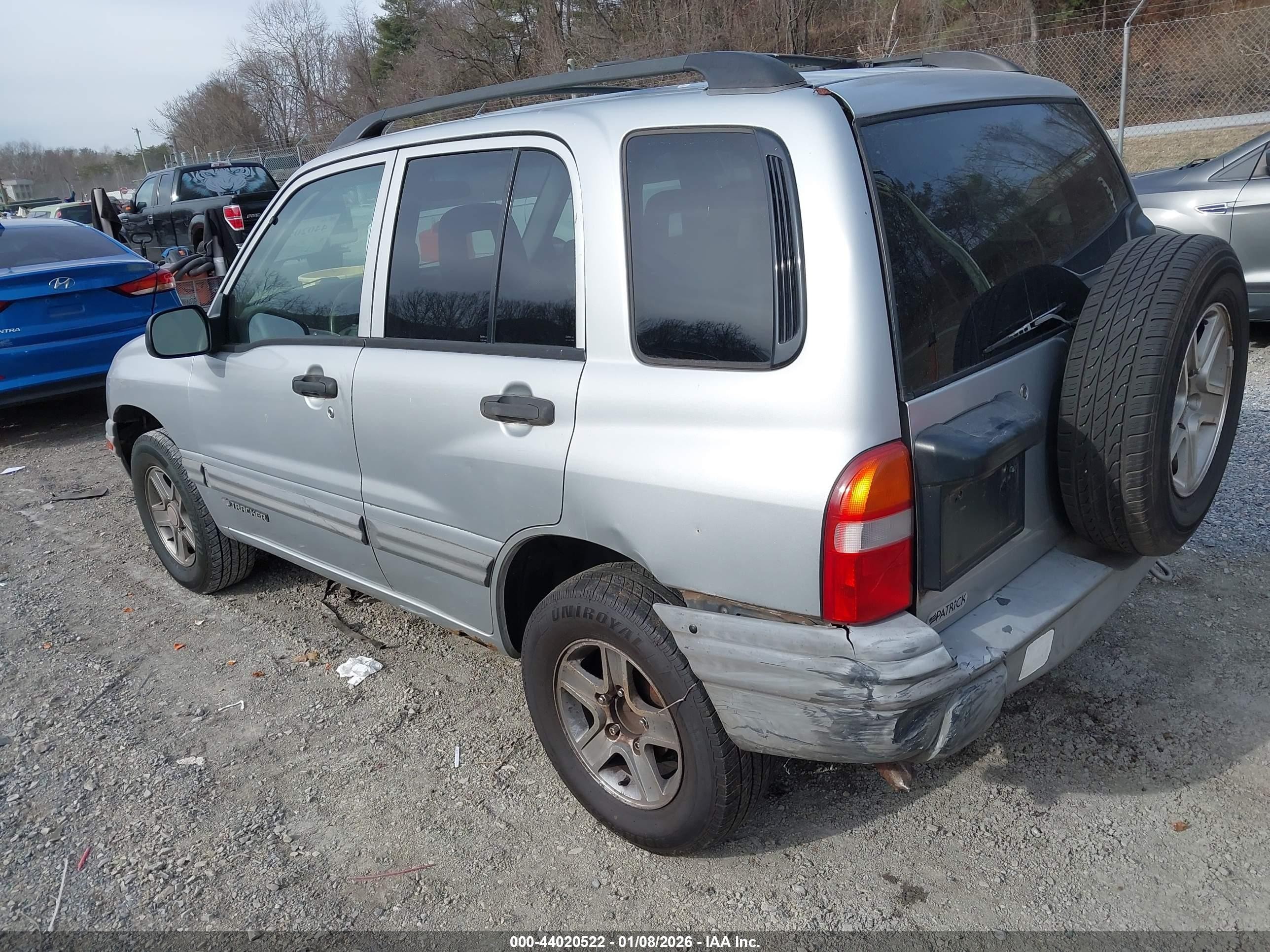2004 Chevrolet Tracker   Silver vin: 2CNBJ134846902382