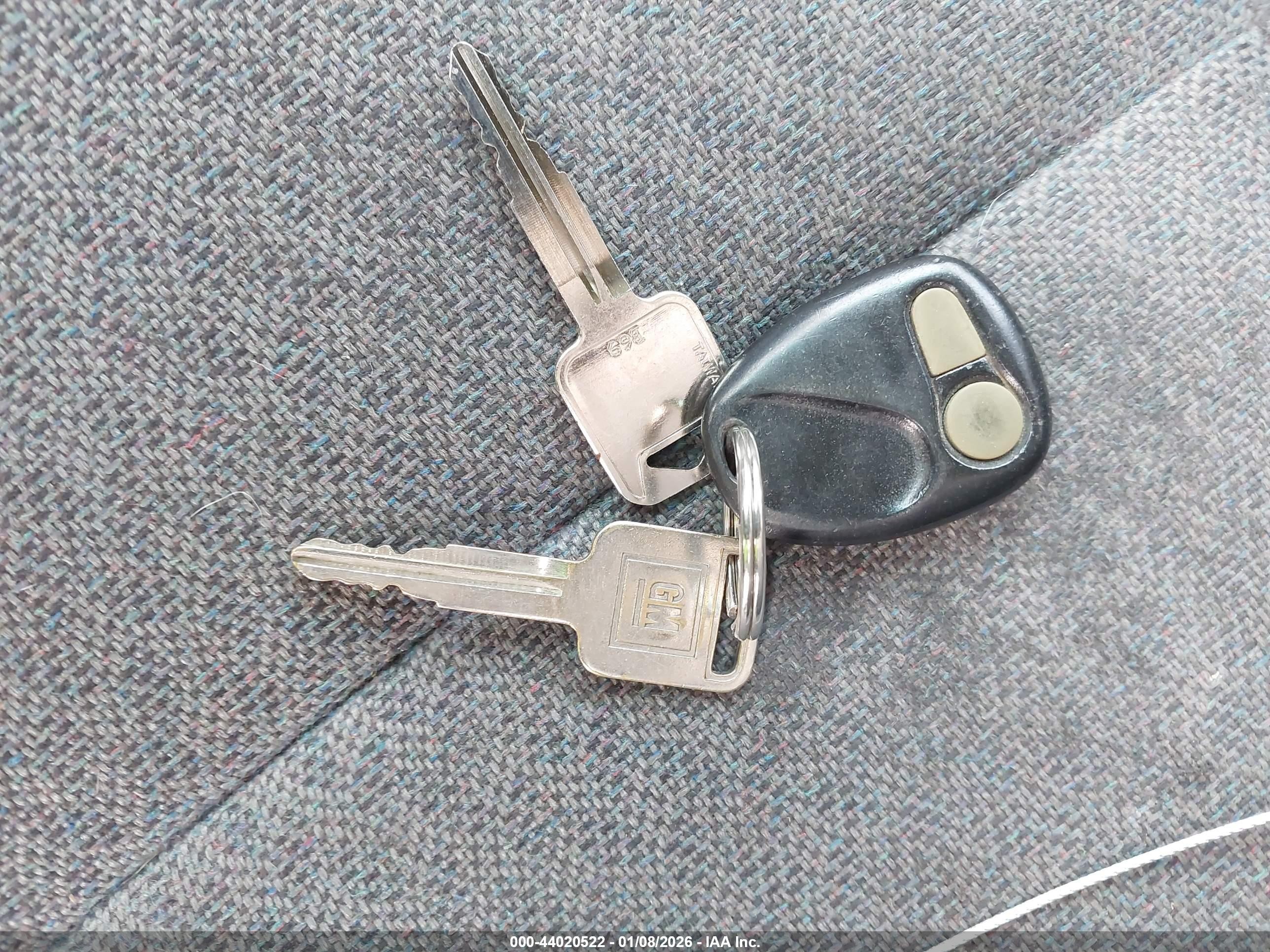 2004 Chevrolet Tracker   Silver vin: 2CNBJ134846902382