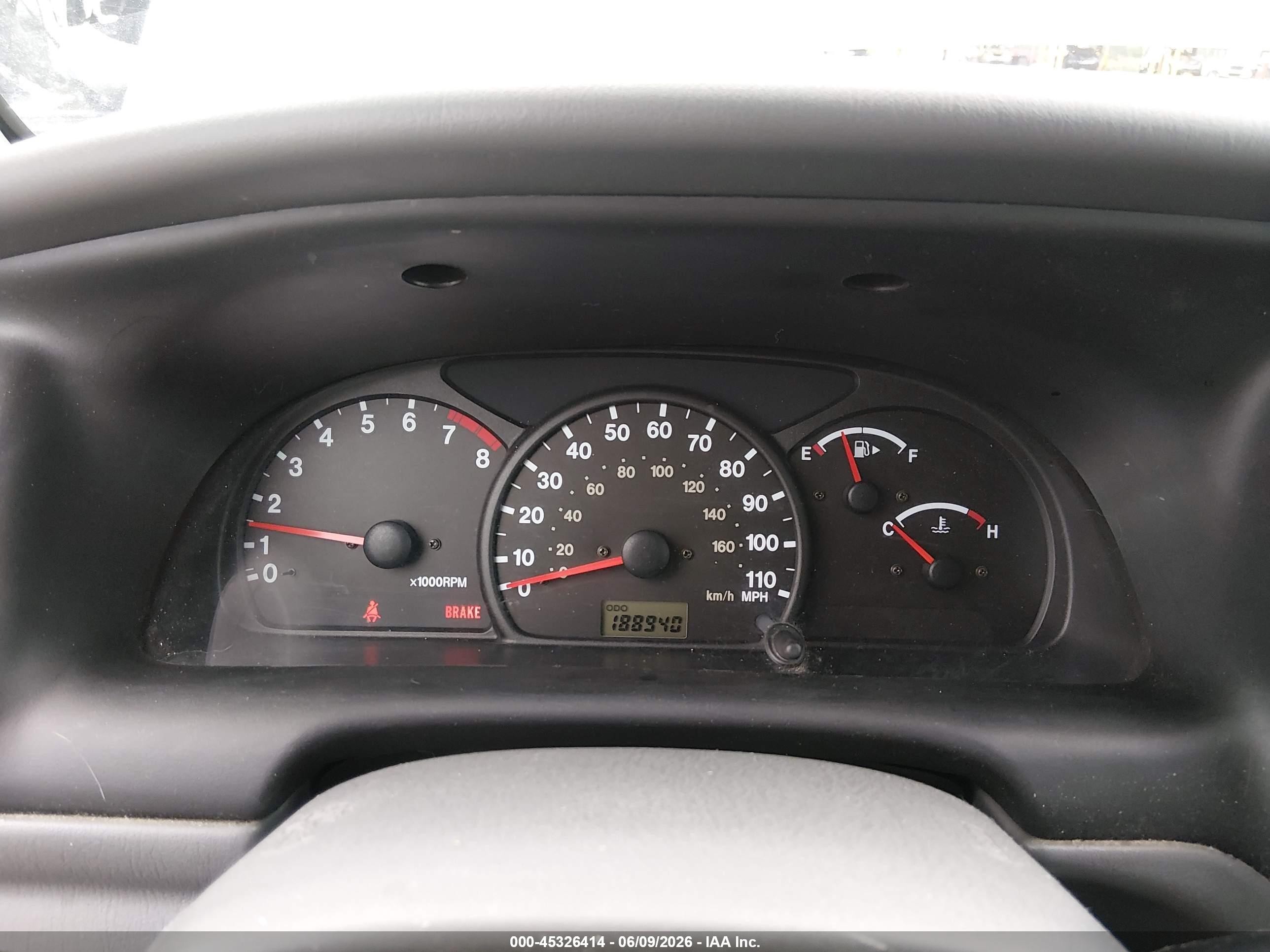 2004 Chevrolet Tracker   White vin: 2CNBJ134946907266