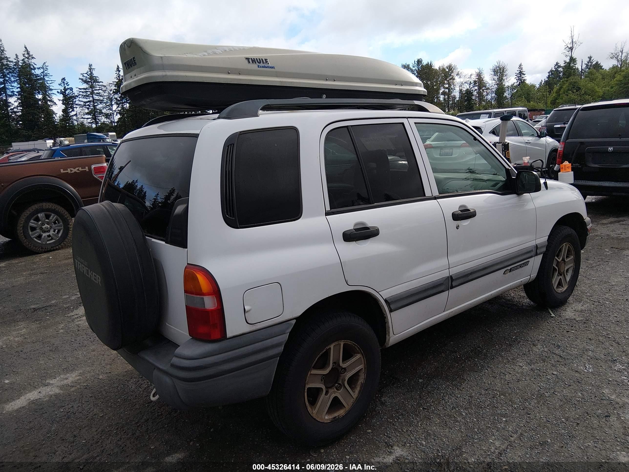 2004 Chevrolet Tracker   White vin: 2CNBJ134946907266