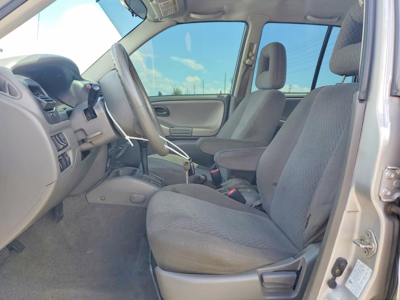 2003 Chevrolet Tracker Silver vin: 2CNBJ134X36928206