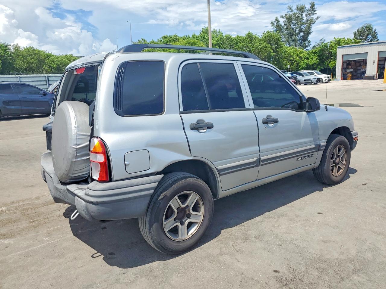 2003 Chevrolet Tracker Silver vin: 2CNBJ134X36928206