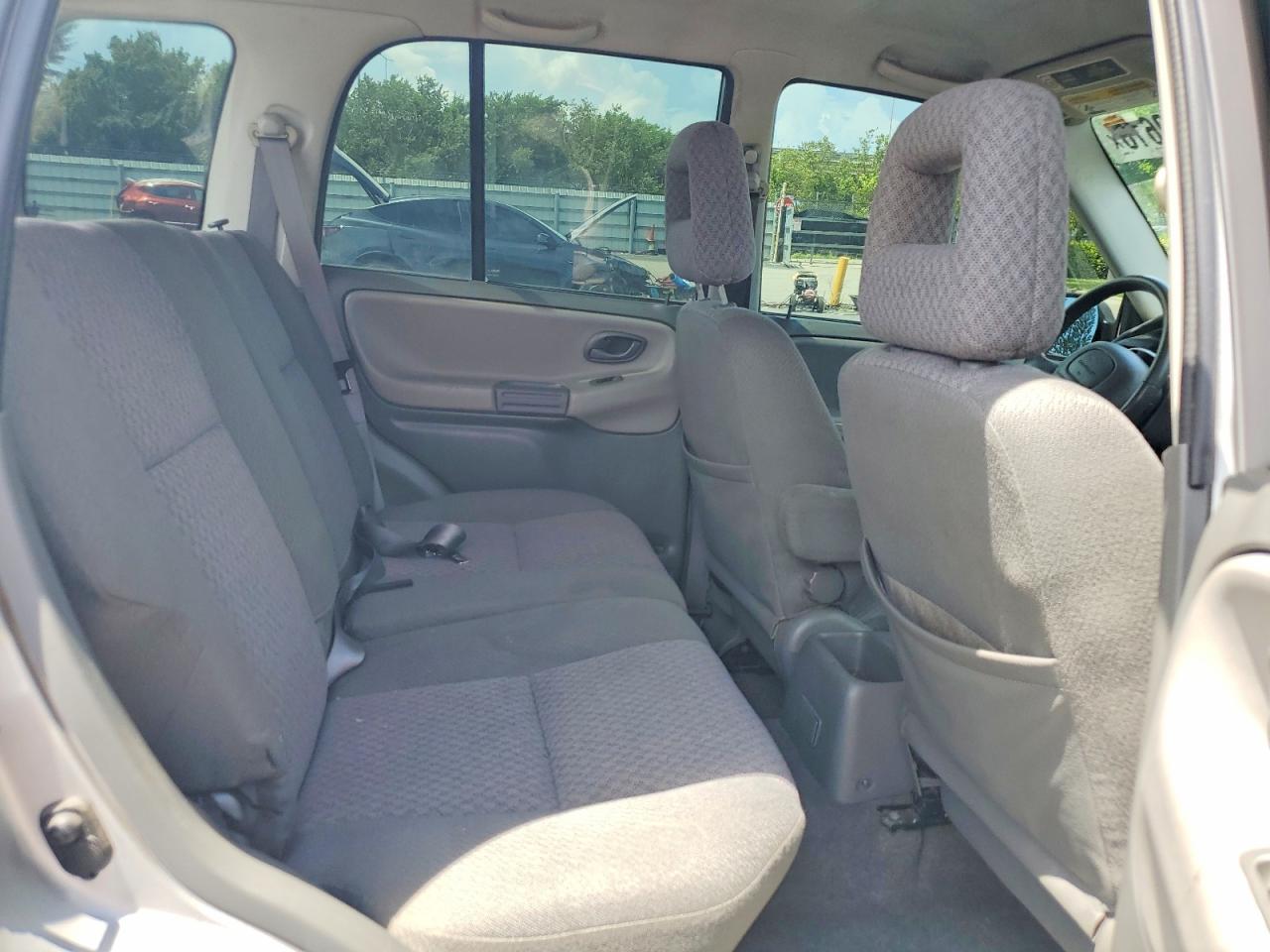 2003 Chevrolet Tracker Silver vin: 2CNBJ134X36928206