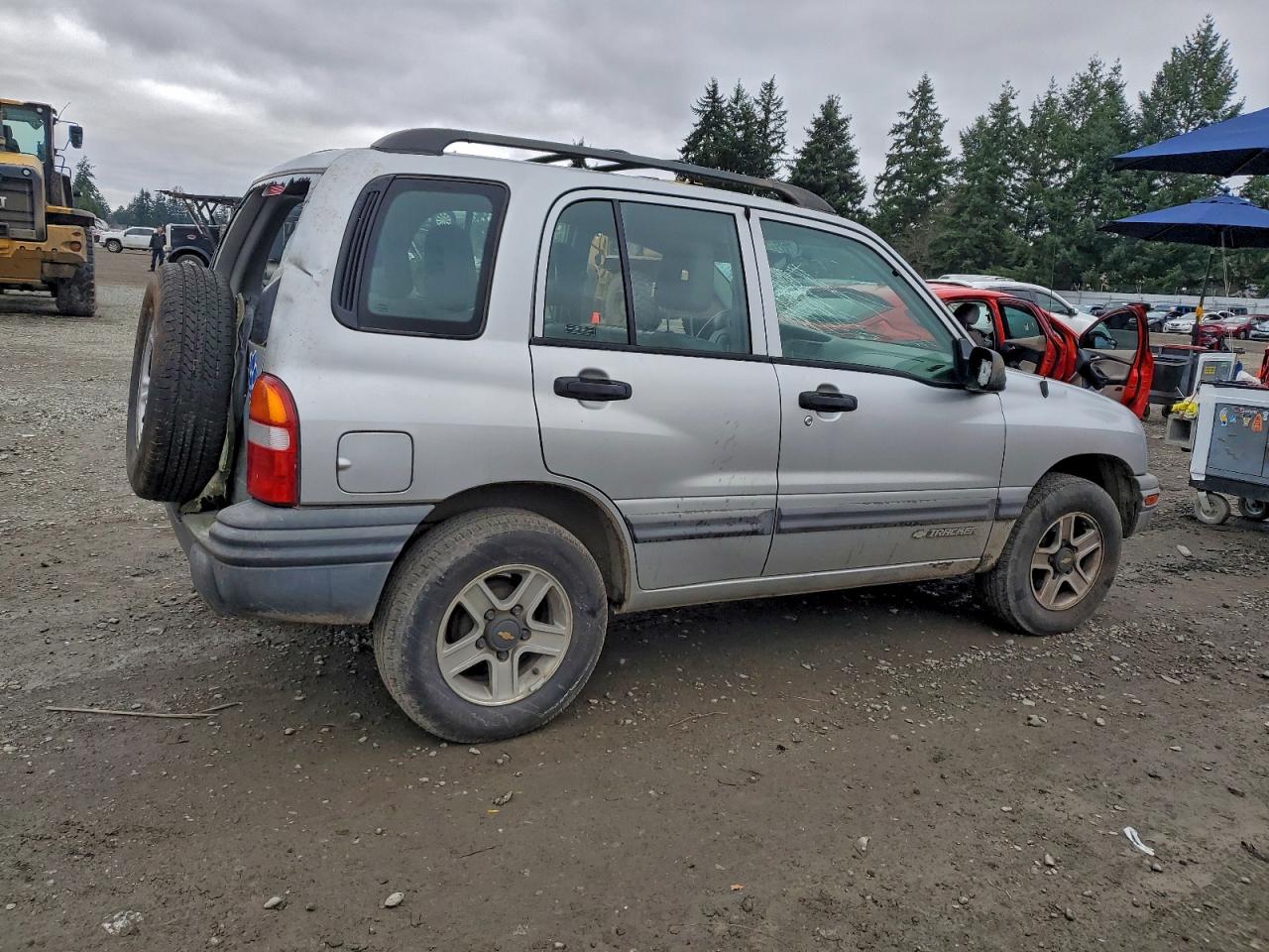 2002 Chevrolet Tracker Silver vin: 2CNBJ13C026911162