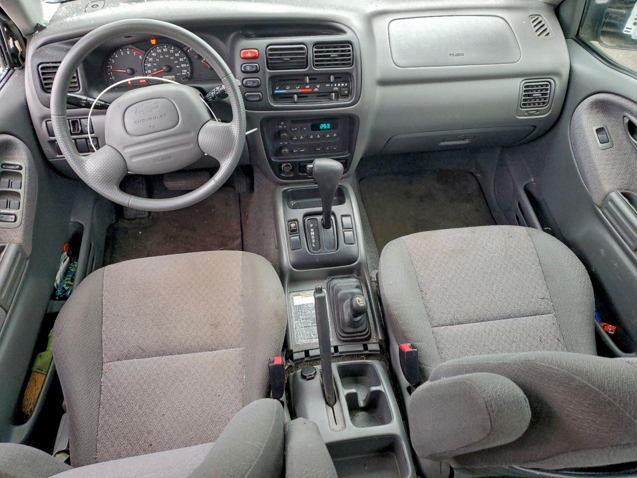2002 Chevrolet Tracker Silver vin: 2CNBJ13C026911162