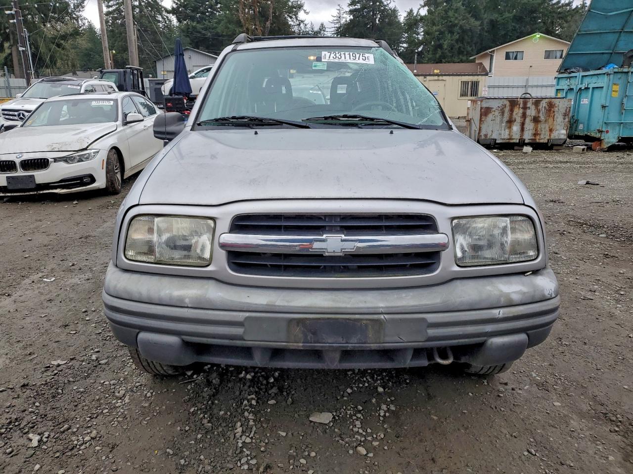 2002 Chevrolet Tracker Silver vin: 2CNBJ13C026911162