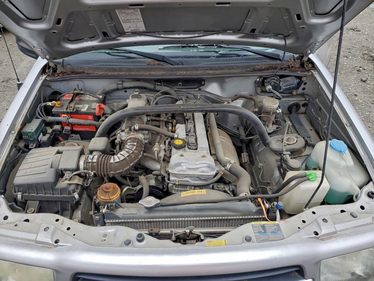 2002 Chevrolet Tracker Silver vin: 2CNBJ13C026911162