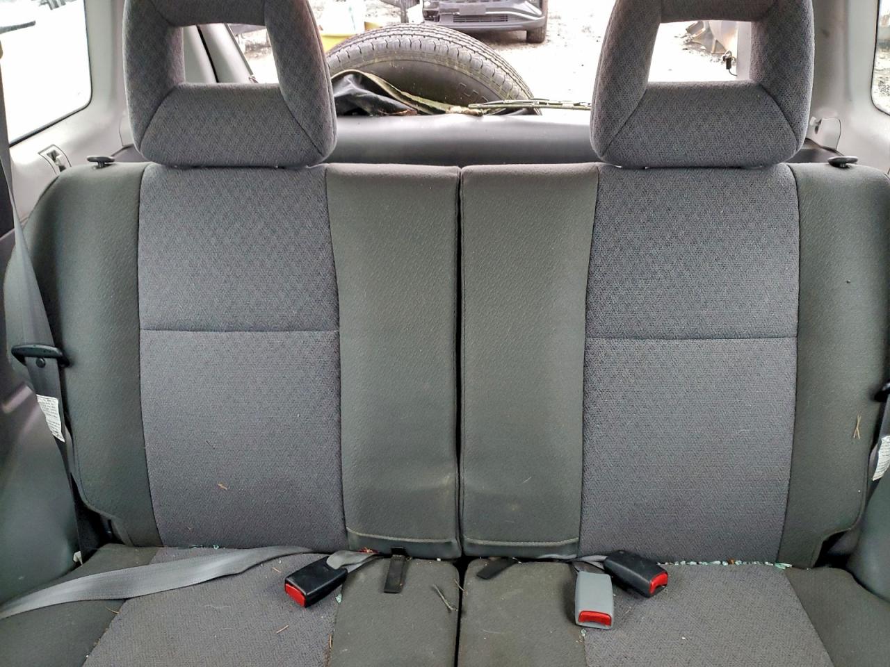 2002 Chevrolet Tracker Silver vin: 2CNBJ13C026911162