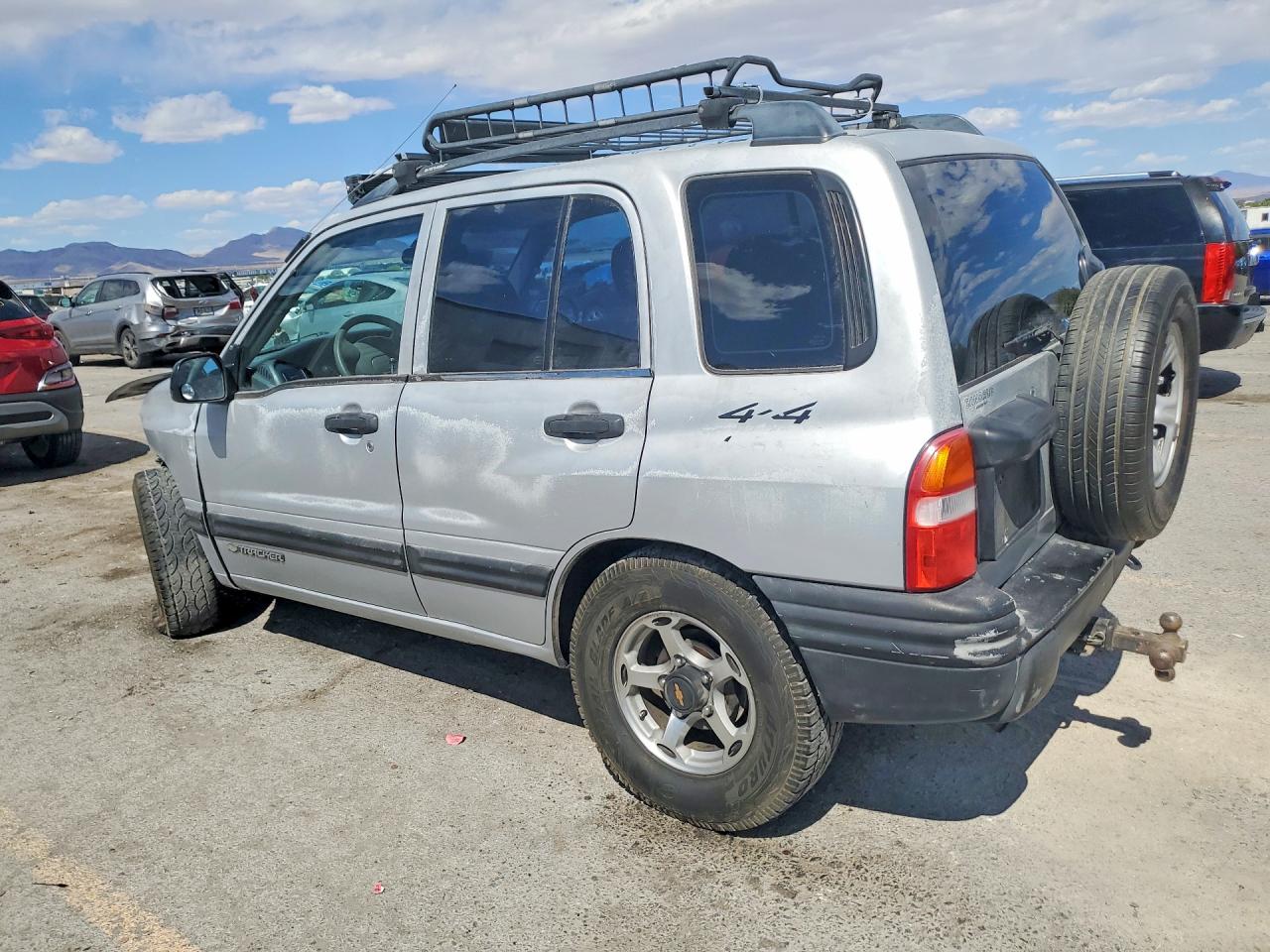 2000 Chevrolet Tracker Silver vin: 2CNBJ13C0Y6939603