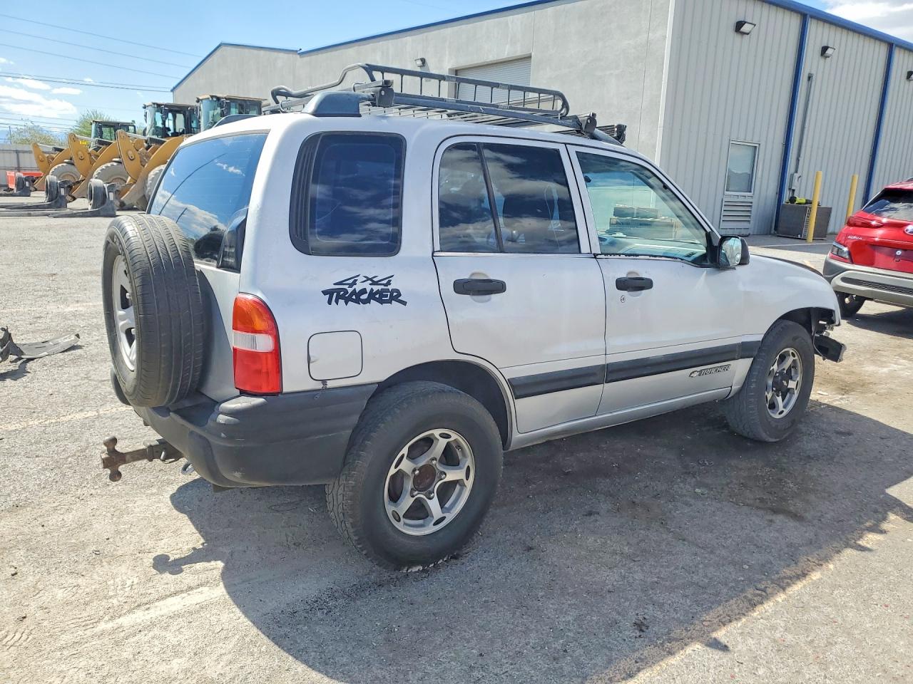 2000 Chevrolet Tracker Silver vin: 2CNBJ13C0Y6939603