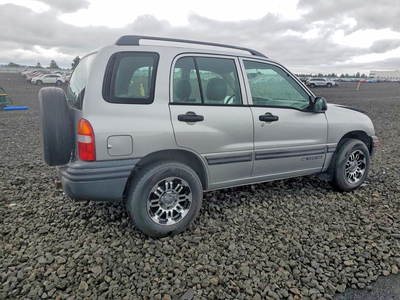 2001 Chevrolet Tracker Silver vin: 2CNBJ13C116921052