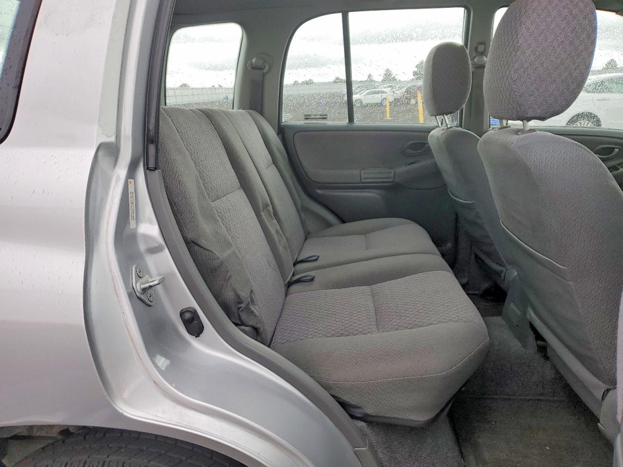 2001 Chevrolet Tracker Silver vin: 2CNBJ13C116921052