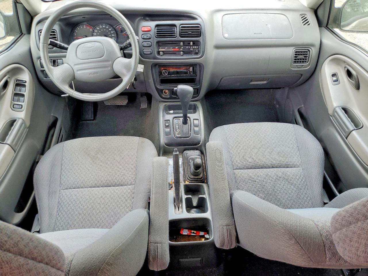 2003 Chevrolet Tracker Желто-коричневый vin: 2CNBJ13C236947081