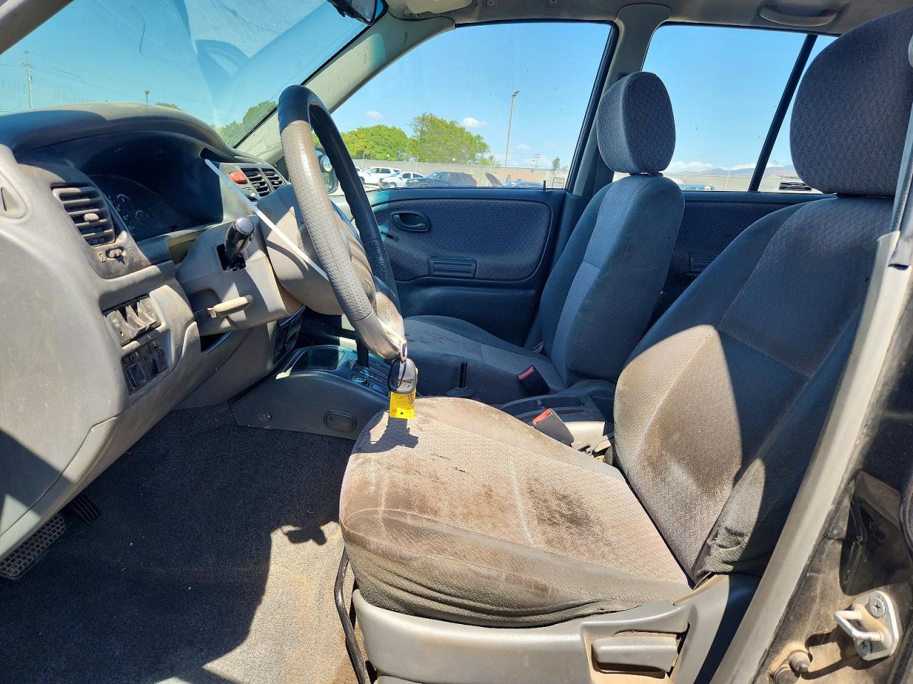 2000 Chevrolet Tracker Gray vin: 2CNBJ13C2Y6914377