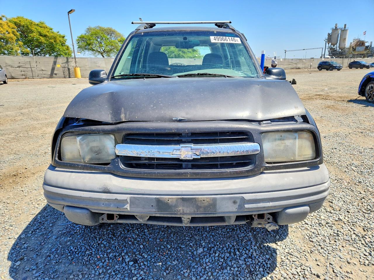 2000 Chevrolet Tracker Gray vin: 2CNBJ13C2Y6914377