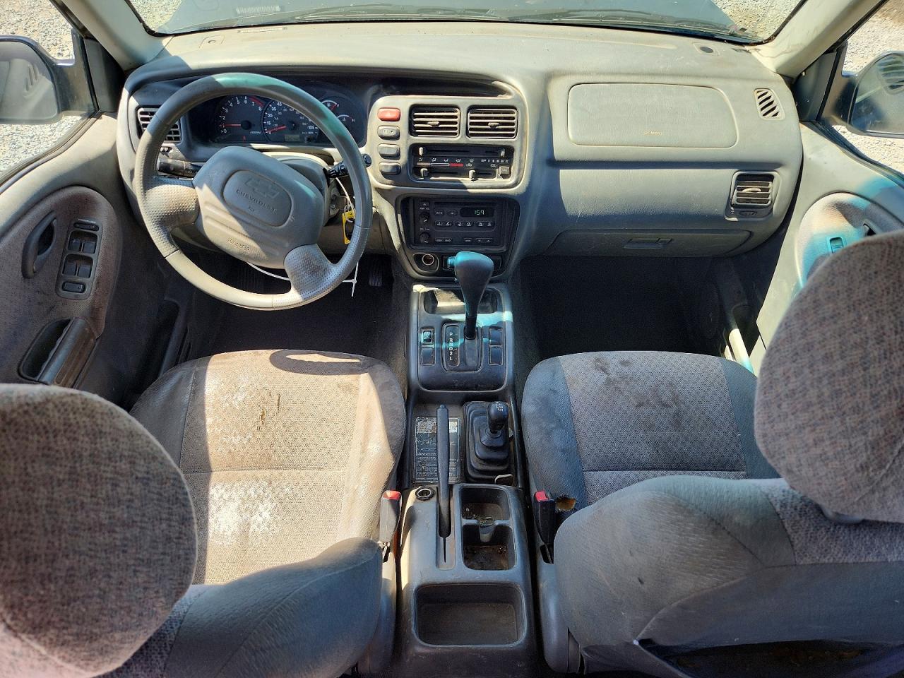 2000 Chevrolet Tracker Gray vin: 2CNBJ13C2Y6914377