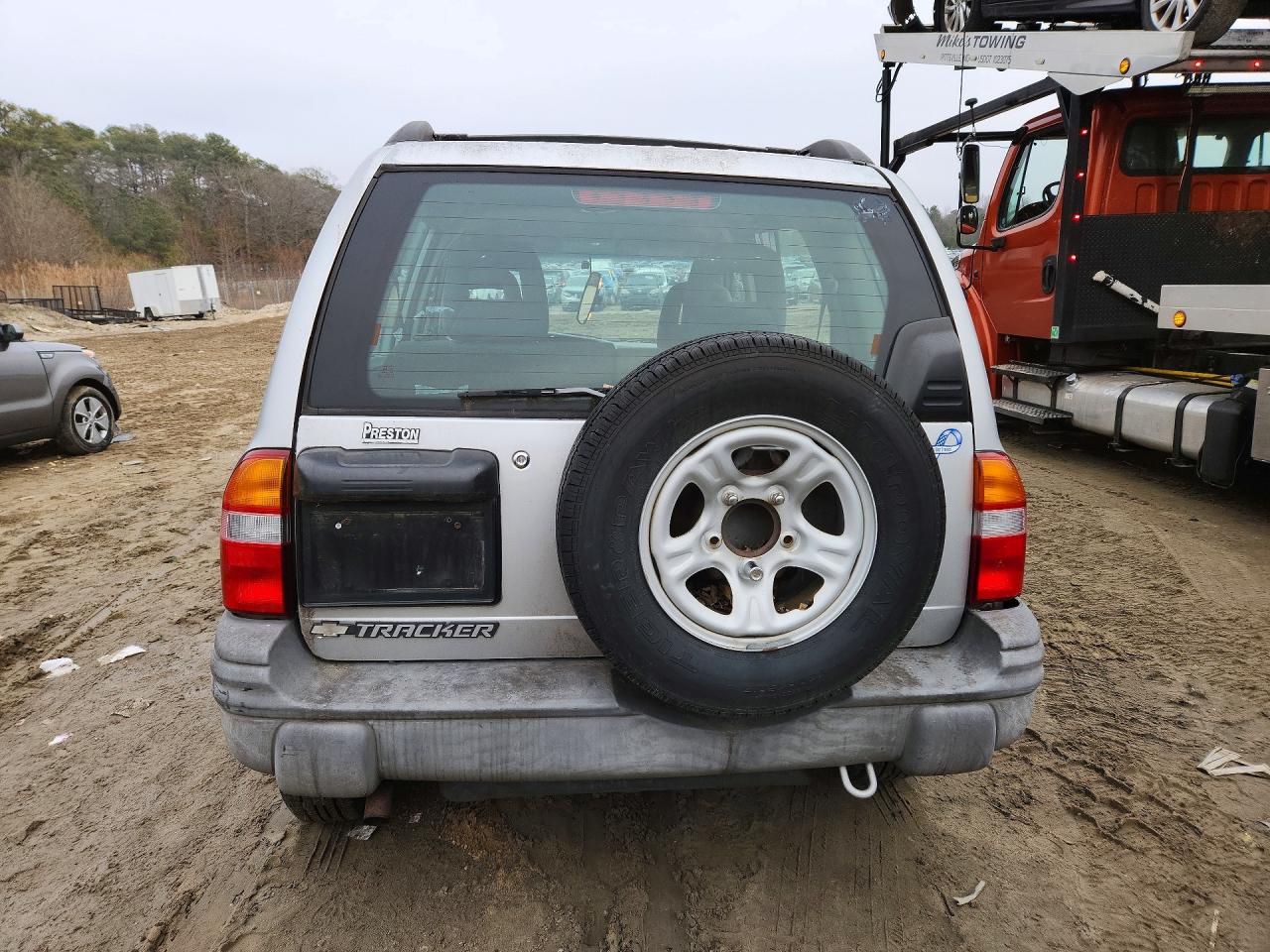 2002 Chev Tracker Серый vin: 2CNBJ13C326923645