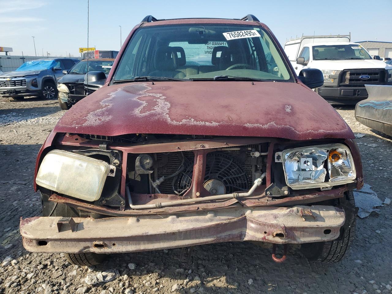 2002 Chevrolet Tracker Темно-бордовый vin: 2CNBJ13C426915571