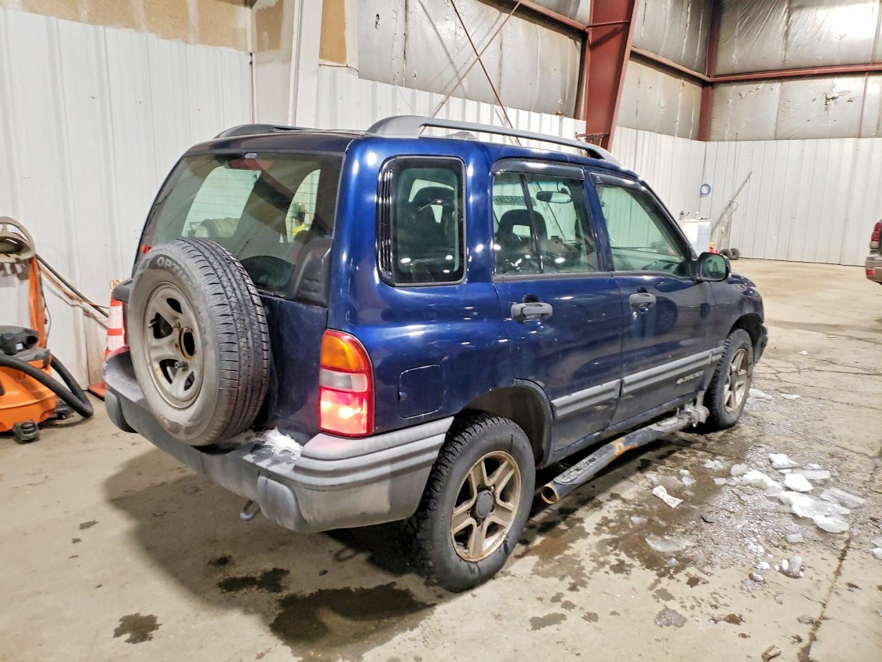 2003 Chevrolet Tracker Blue vin: 2CNBJ13C536900577