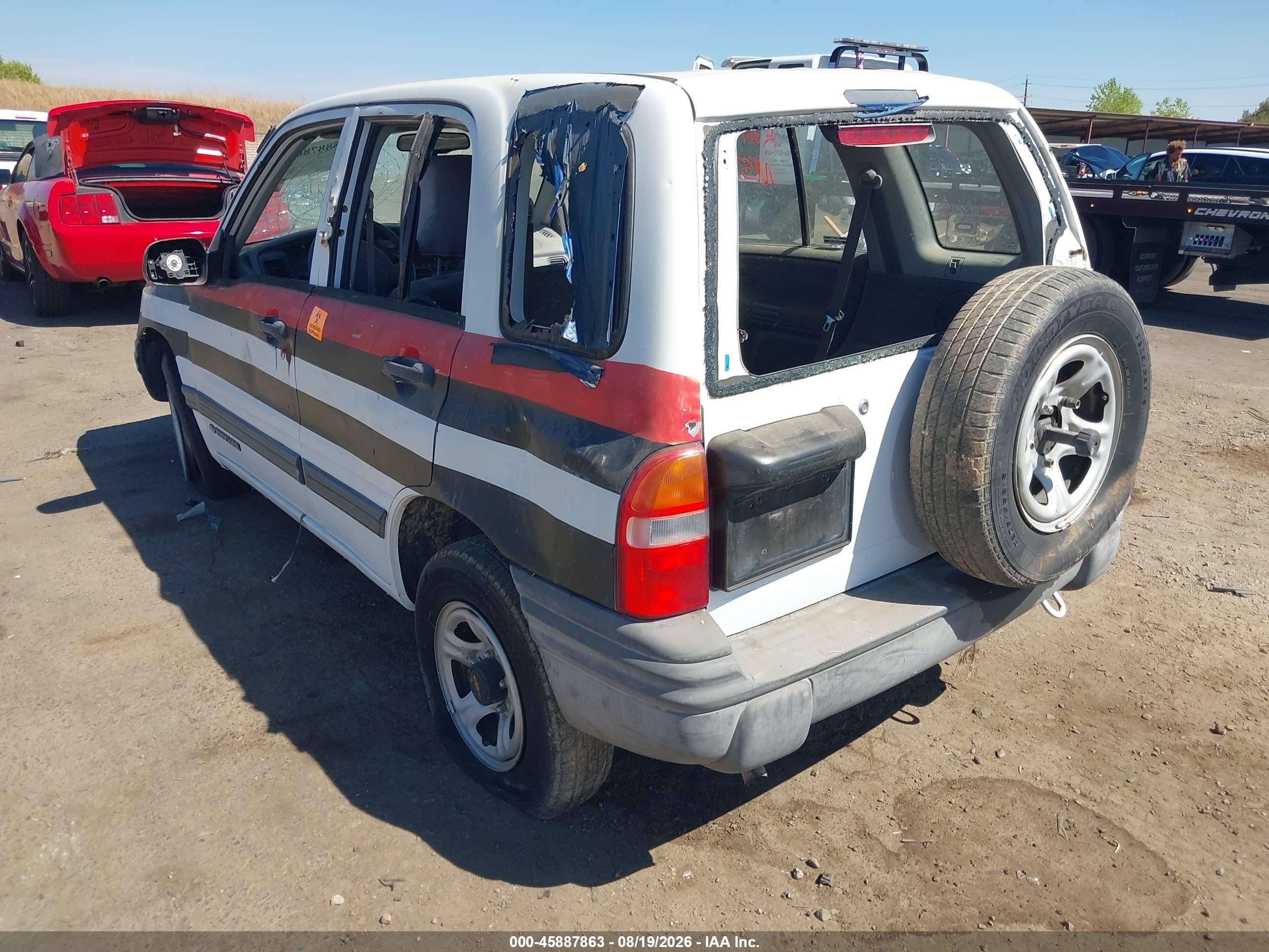 2000 Chevrolet Tracker Hard Top White vin: 2CNBJ13C5Y6929391