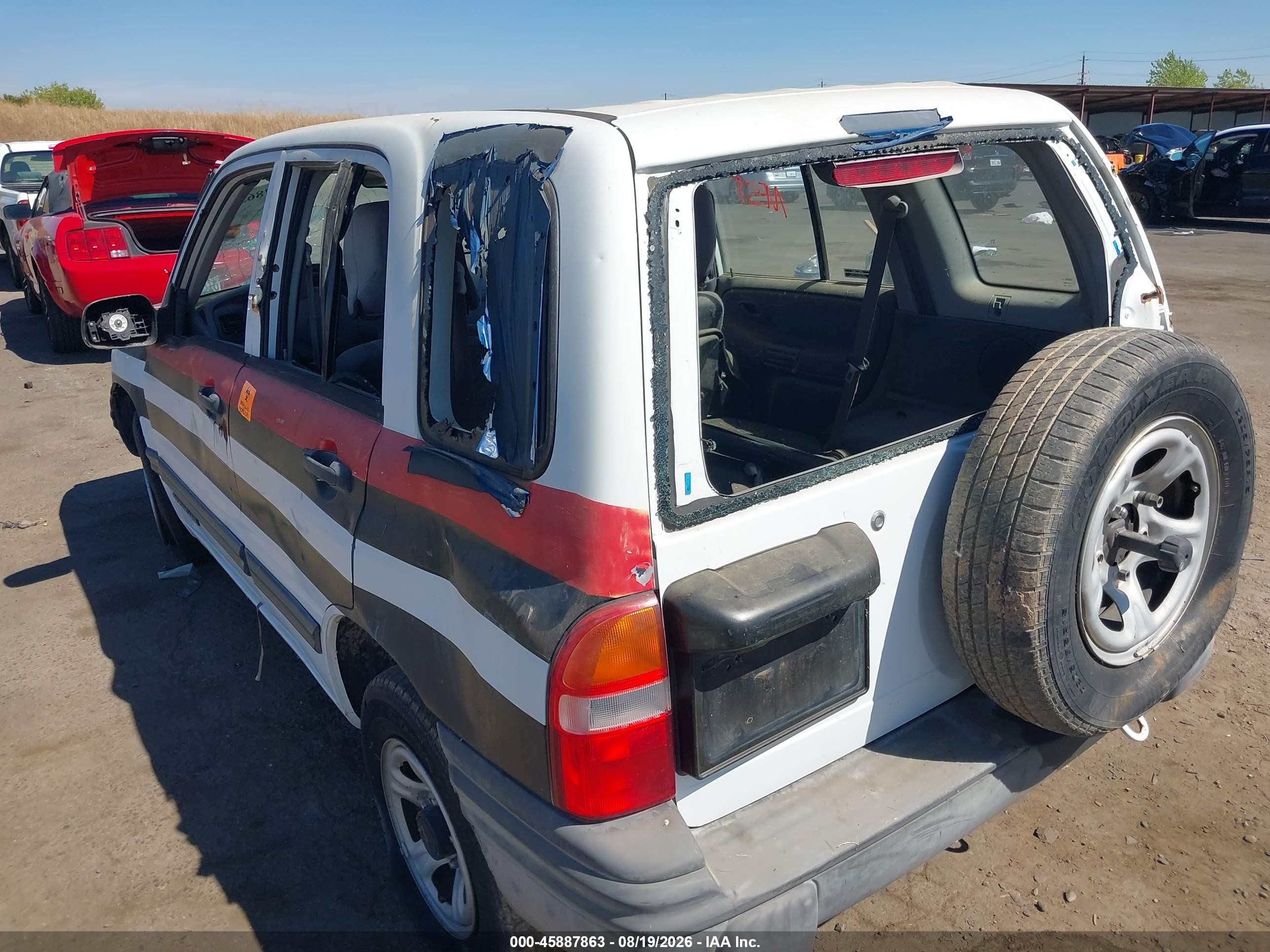 2000 Chevrolet Tracker Hard Top White vin: 2CNBJ13C5Y6929391