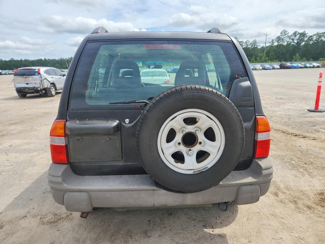 2003 Chevrolet Tracker Black vin: 2CNBJ13C636902466